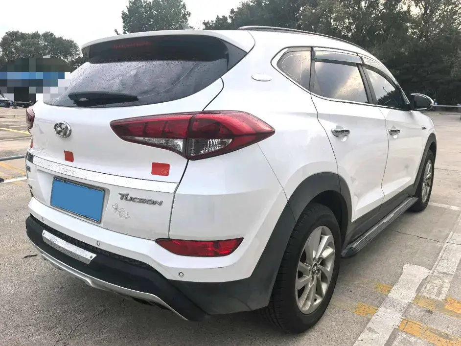2018 HYUNDAI TUCSON thumbnail 4