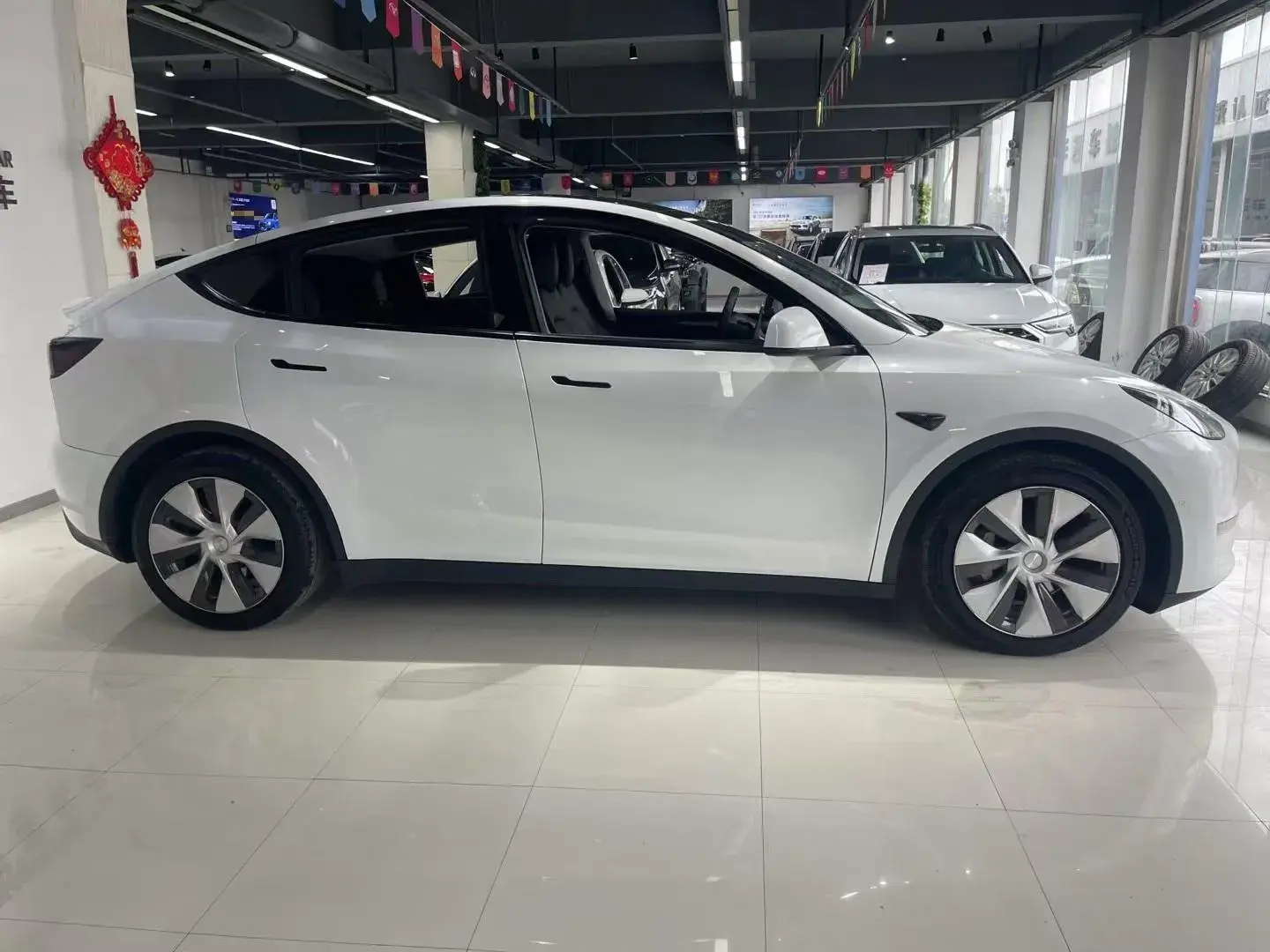 2021 TESLA MODEL thumbnail 4