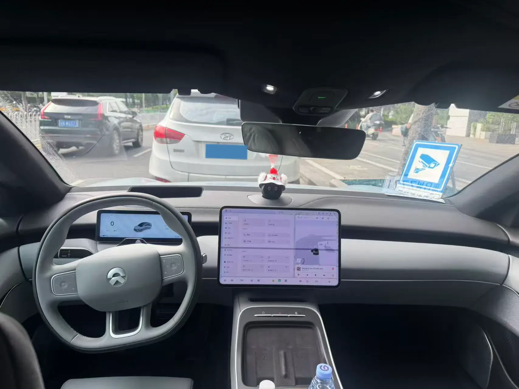 2024 NIO ET5 thumbnail 4