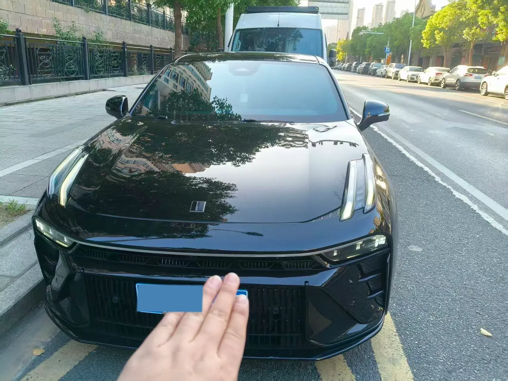 2023 LYNK&CO 03 thumbnail 3