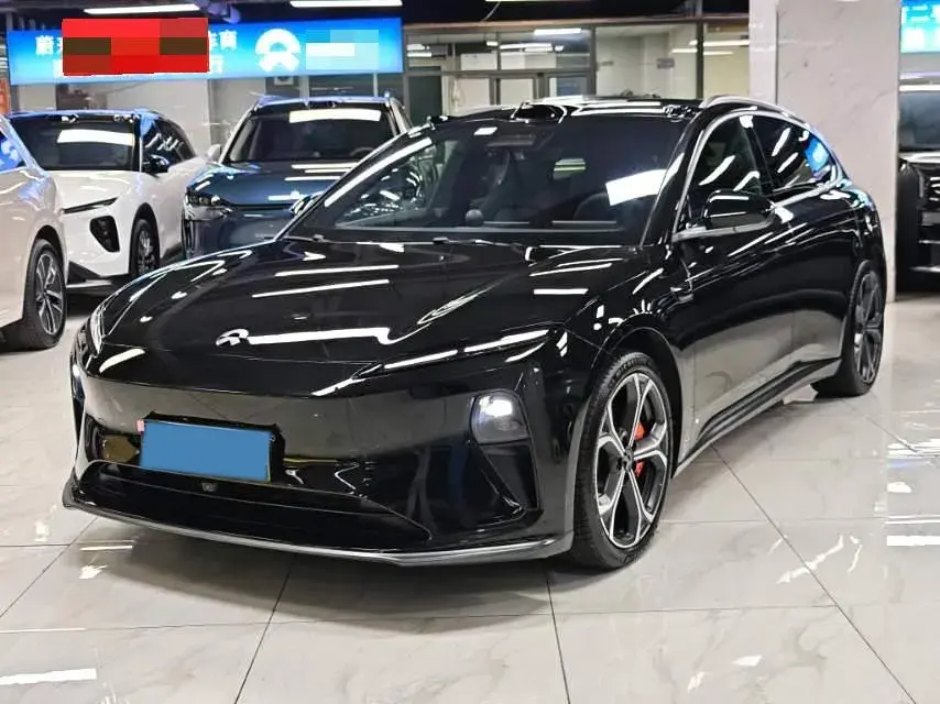 2024 NIO ET5T view 1