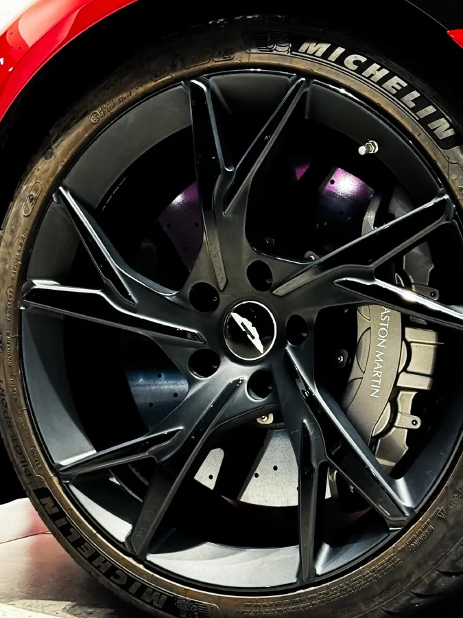 2019 Aston Martin DBS 5.2T 725HP V12 8AT,autocango,china used car exporter,china ev exporter,chinese used car exporter,chinese used ev exporter