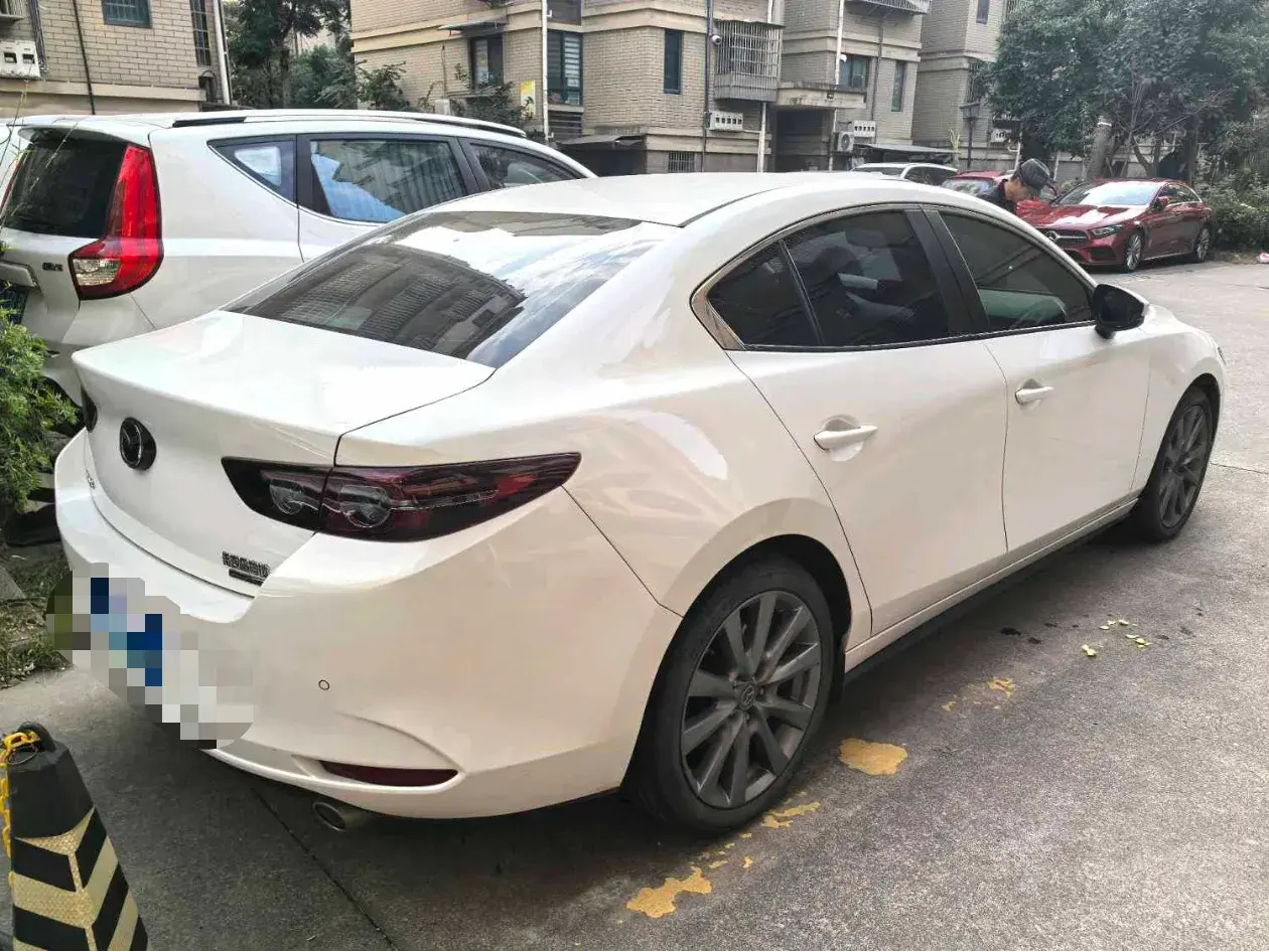 2022 MAZDA 3 thumbnail 3