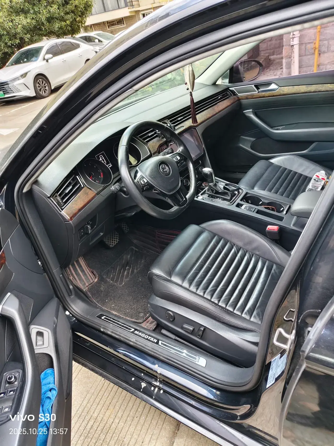 2018 VOLKSWAGEN MAGOTAN thumbnail 3