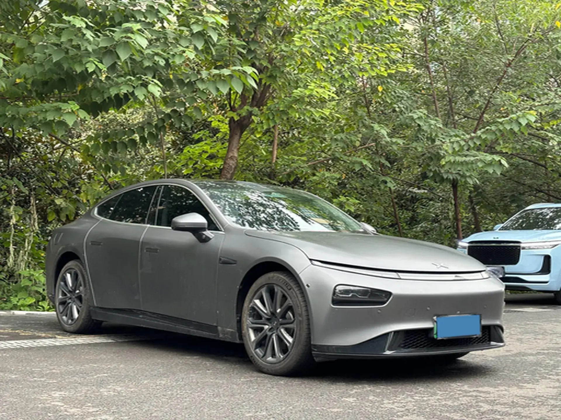 2022 XPENG P7 thumbnail 3