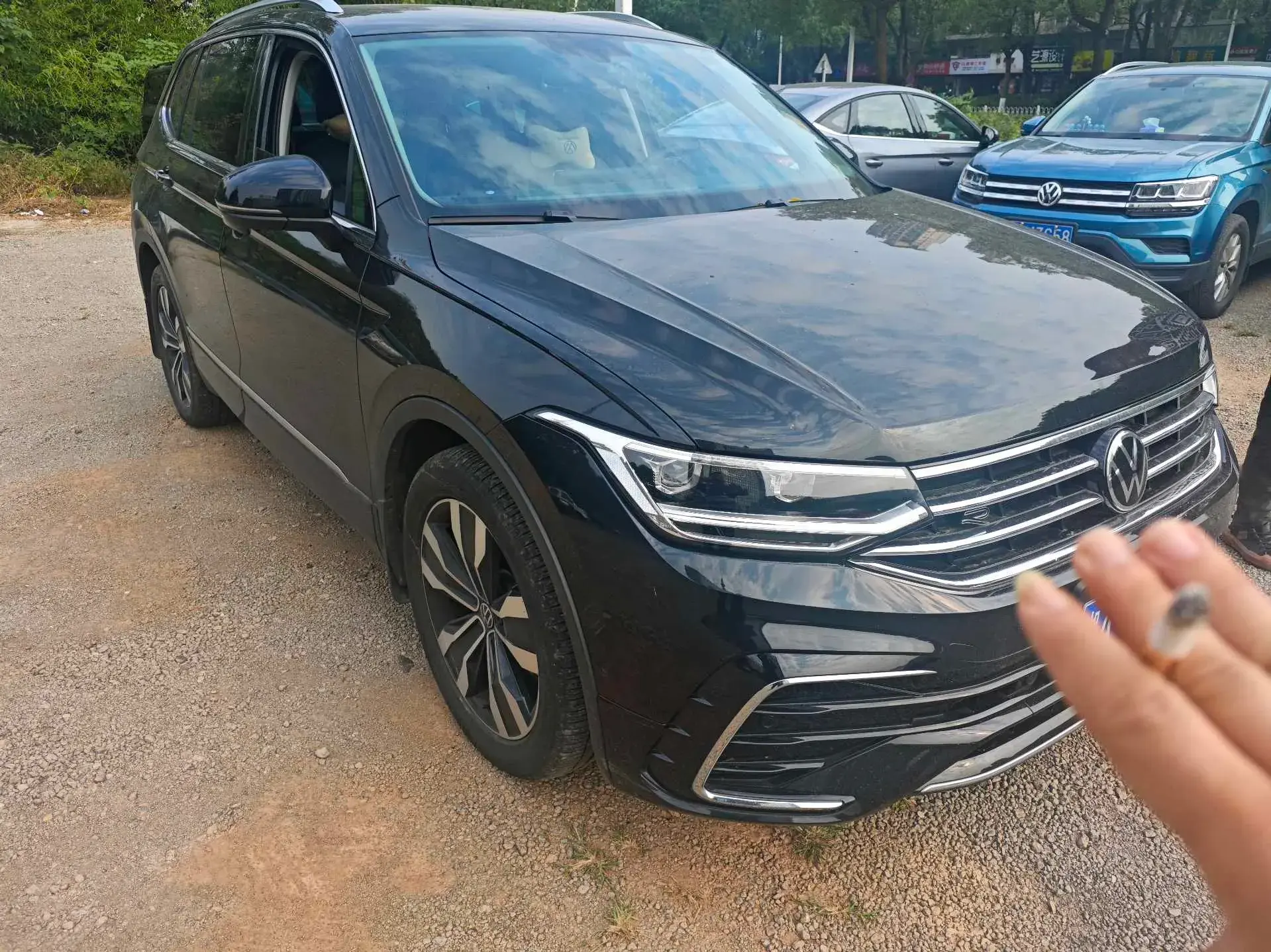 2024 VOLKSWAGEN TIGUAN thumbnail 2
