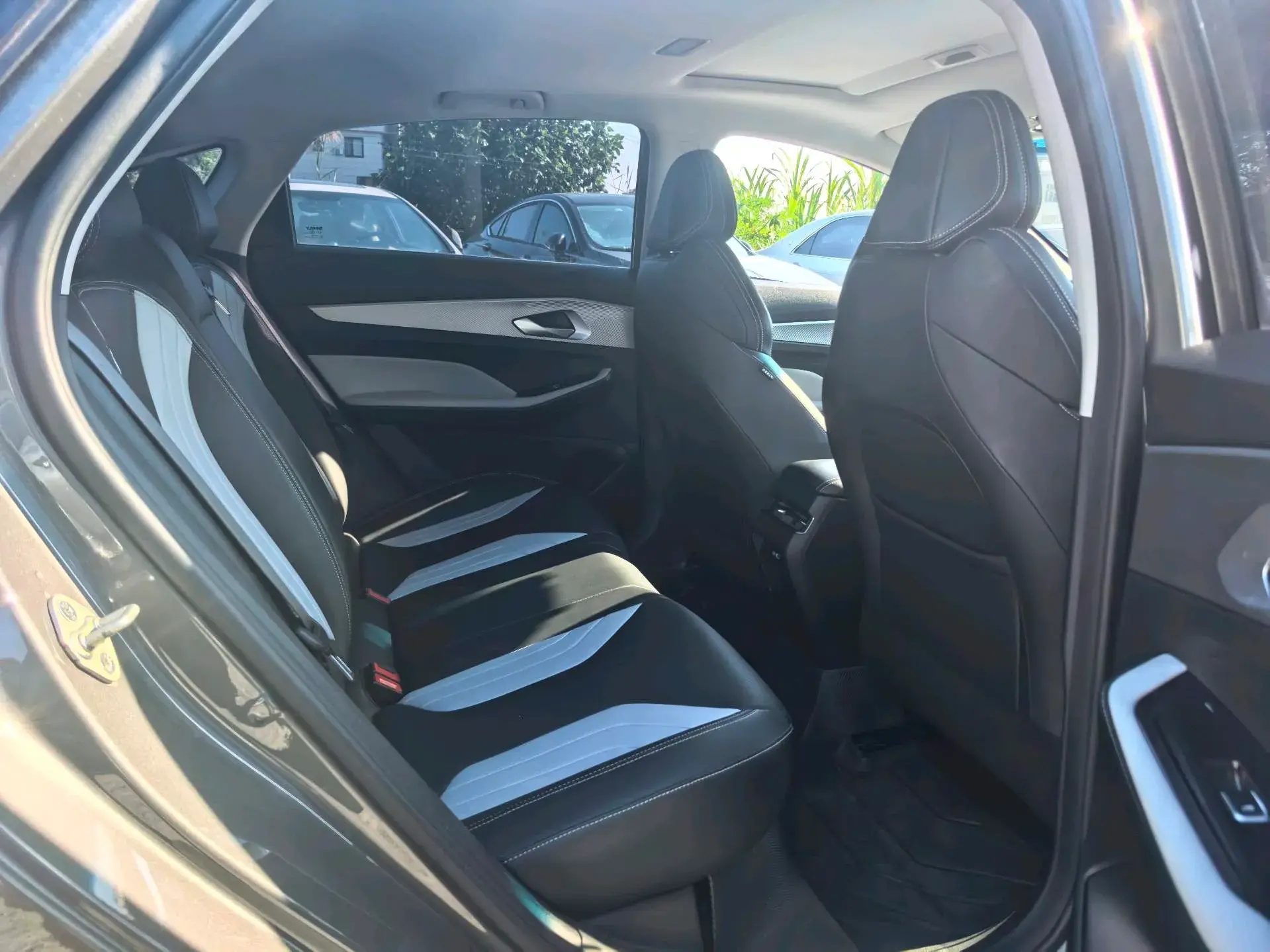 2024 GEELY BINRAY thumbnail 4