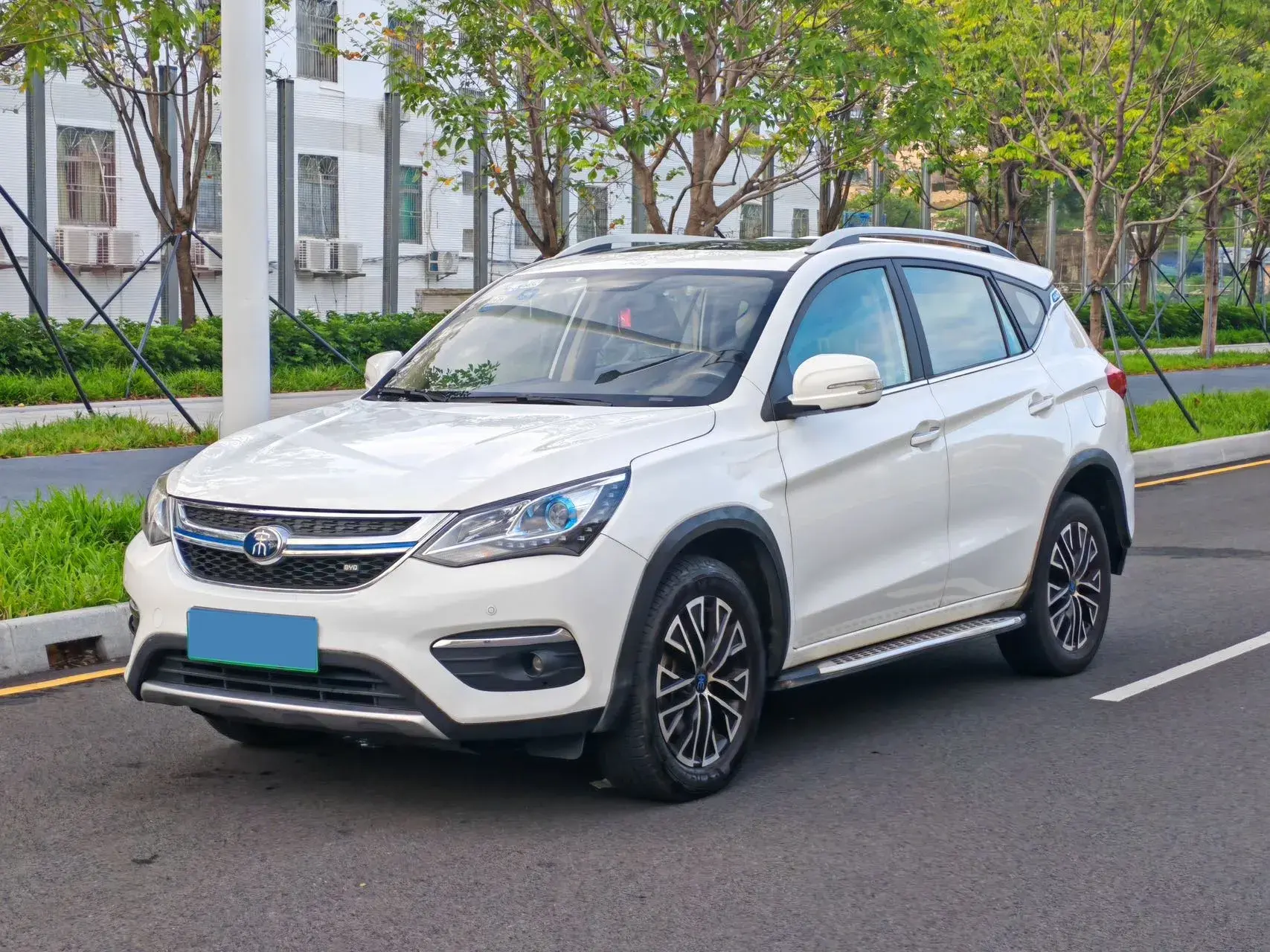 2017 BYD SONG view 1