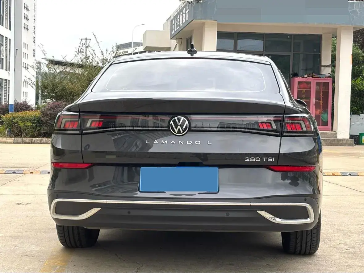 2023 VOLKSWAGEN LAMANDO thumbnail 2