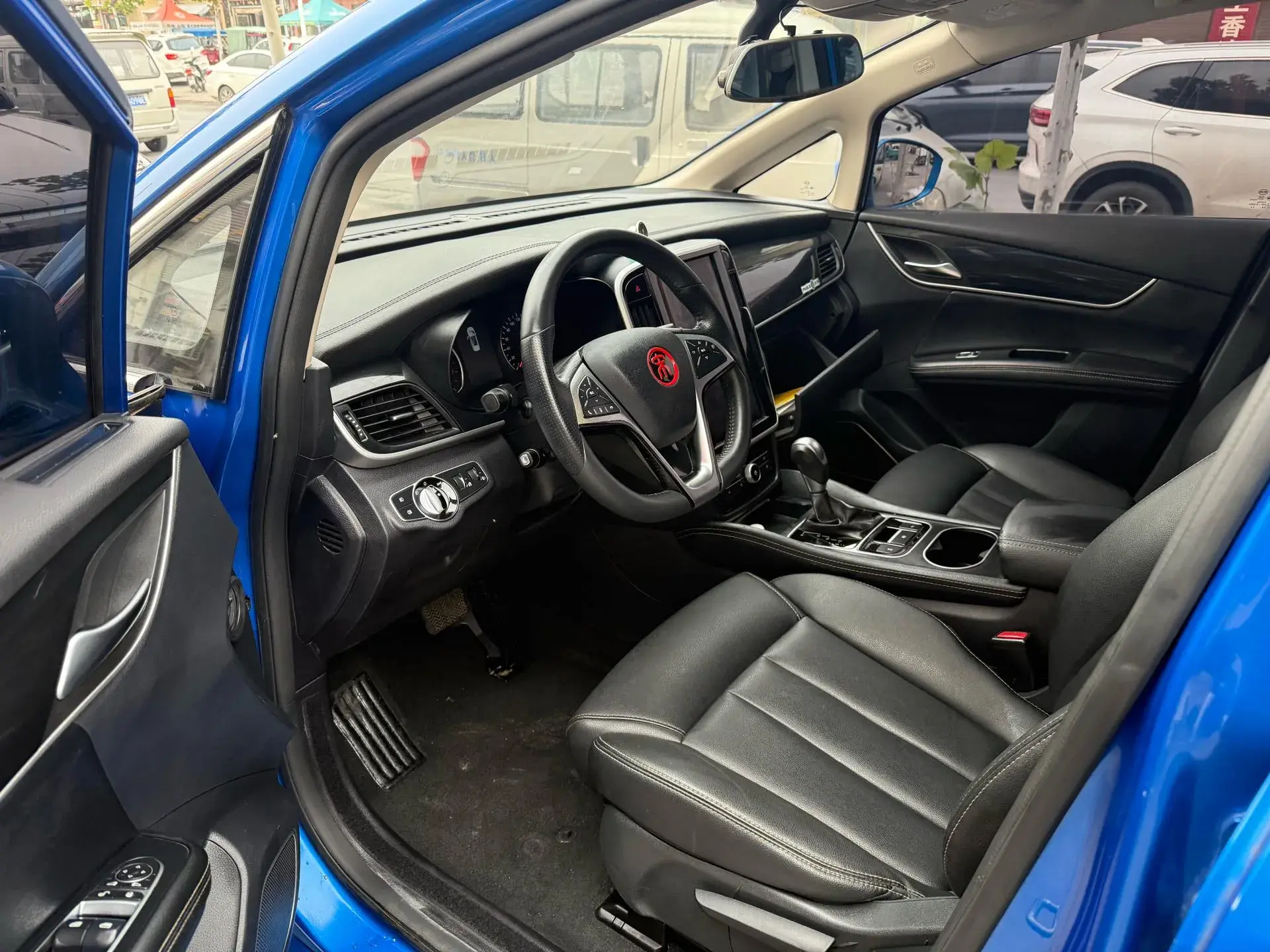 2017 BYD SONG thumbnail 3