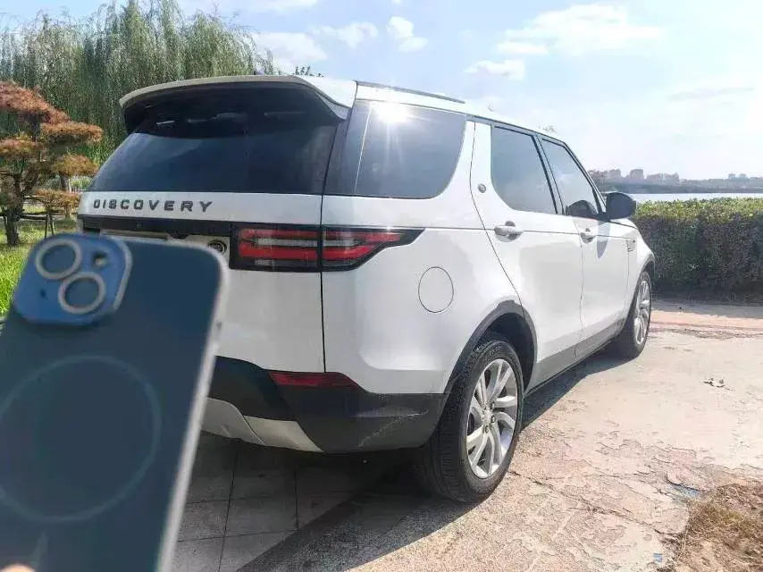 2018 LAND ROVER thumbnail 4