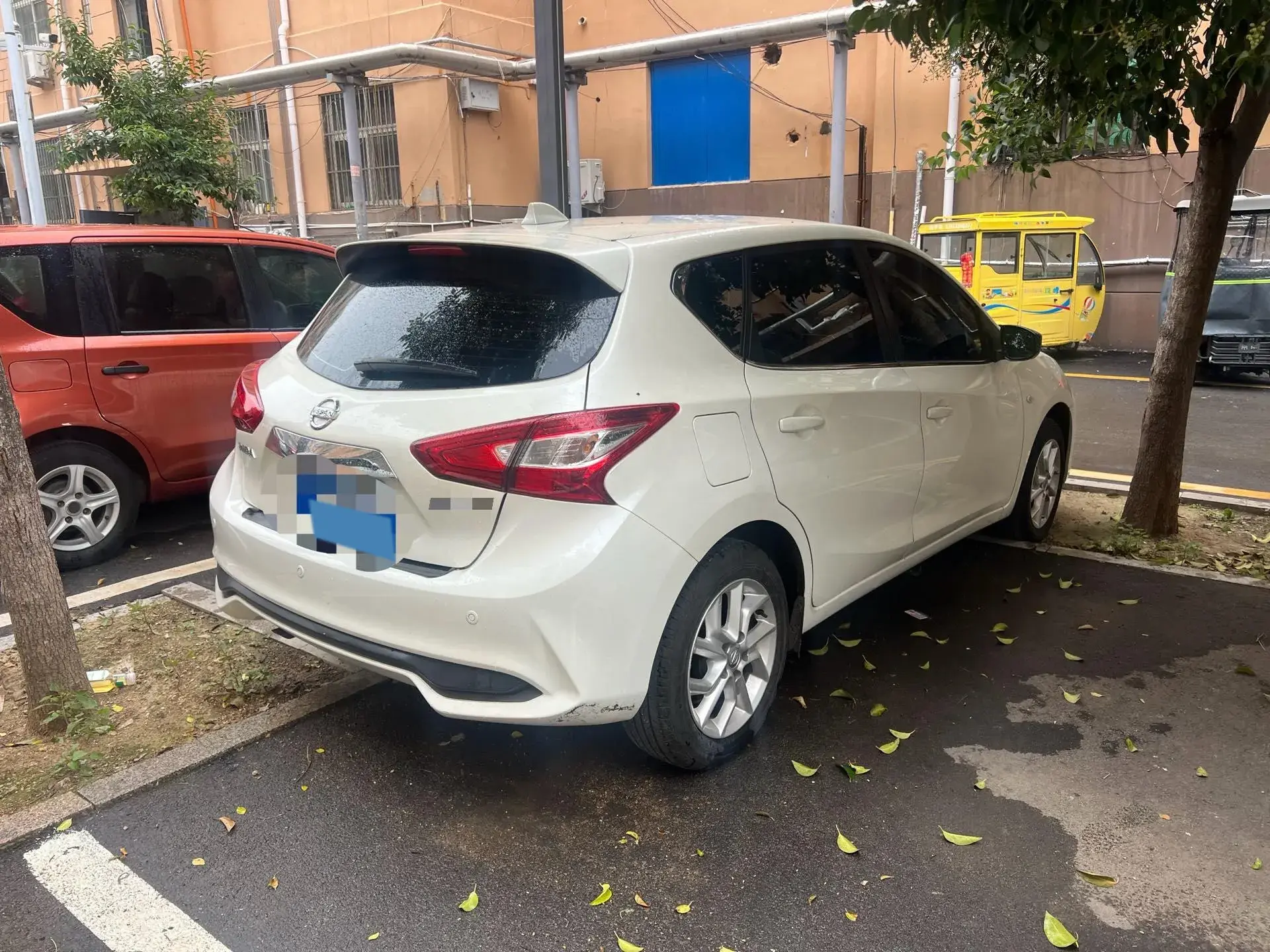 2023 NISSAN TIIDA thumbnail 4