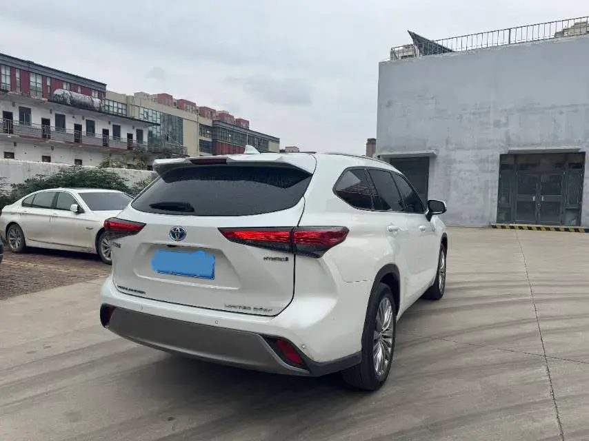 2022 TOYOTA HIGHLANDER thumbnail 3