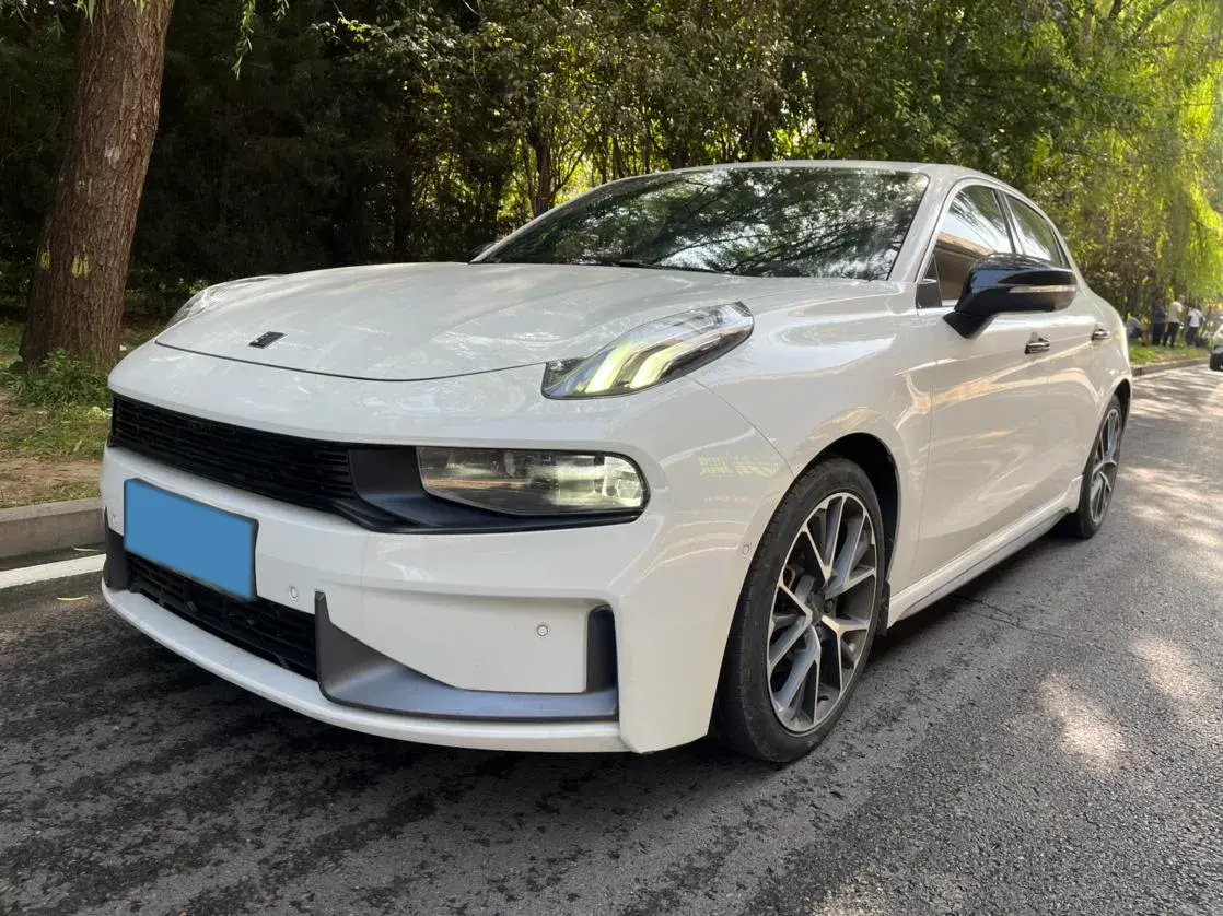 2022 LYNK&CO 03 view 1