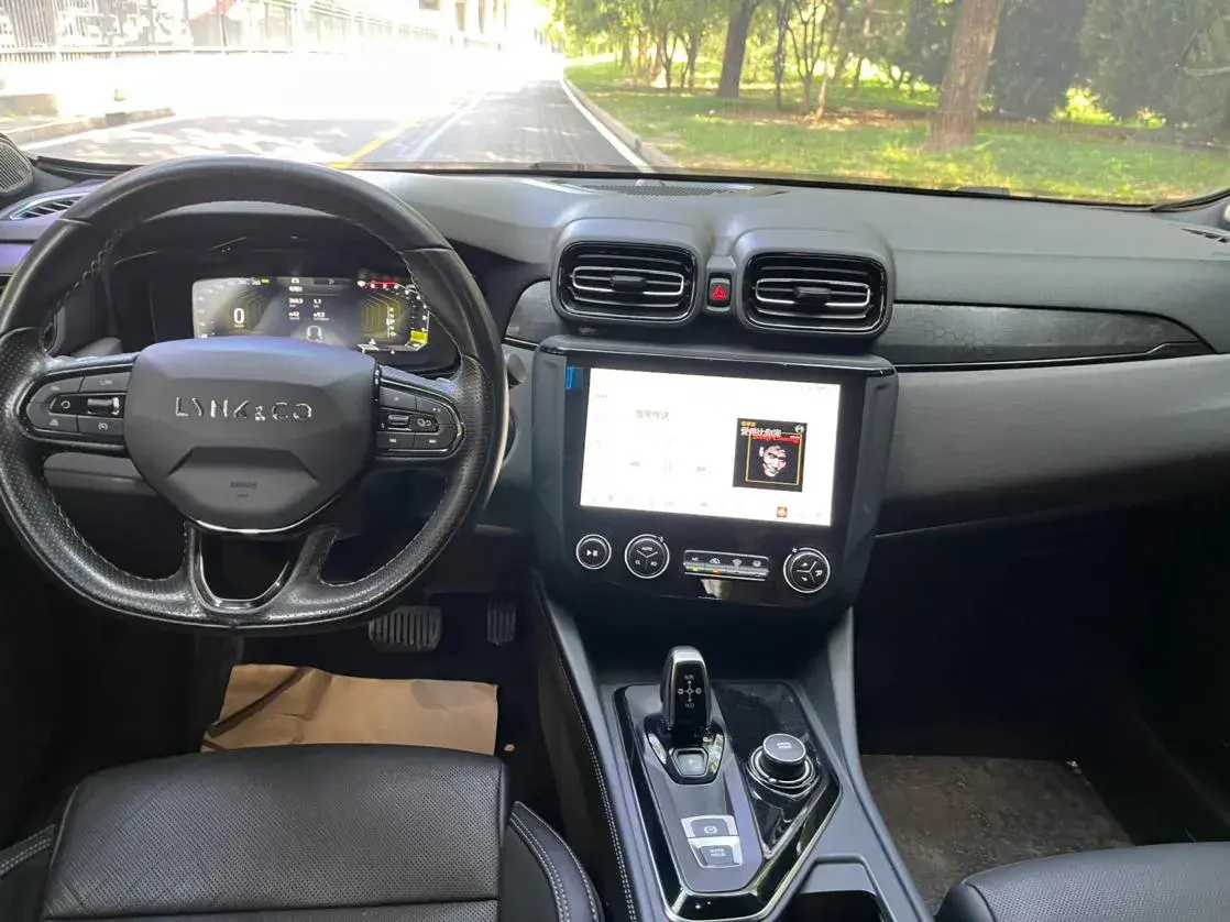 2022 LYNK&CO 03 thumbnail 3