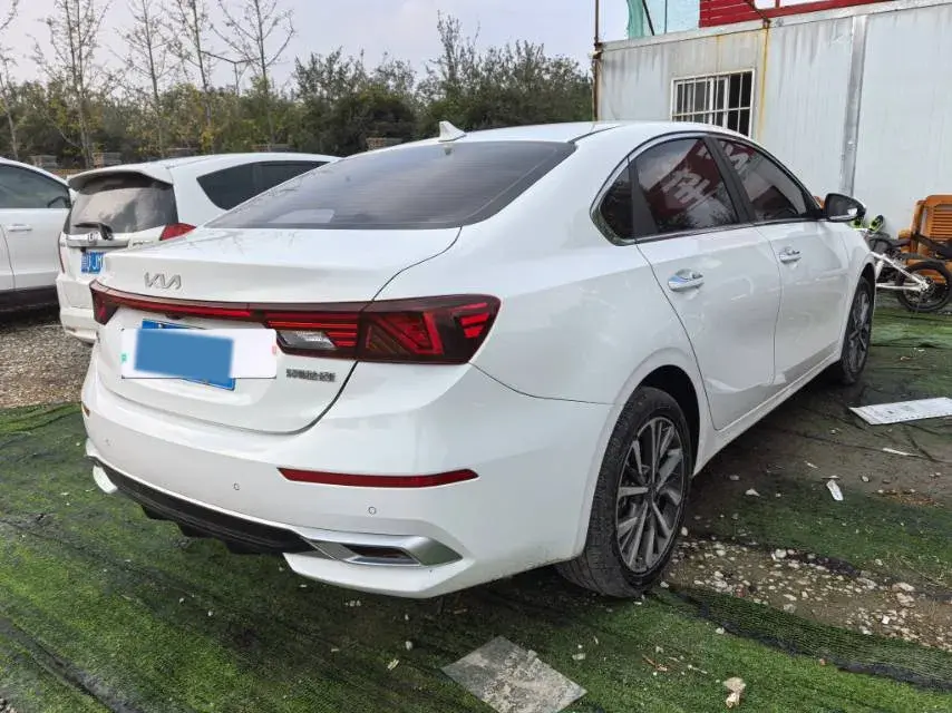 2021 KIA K3 thumbnail 2