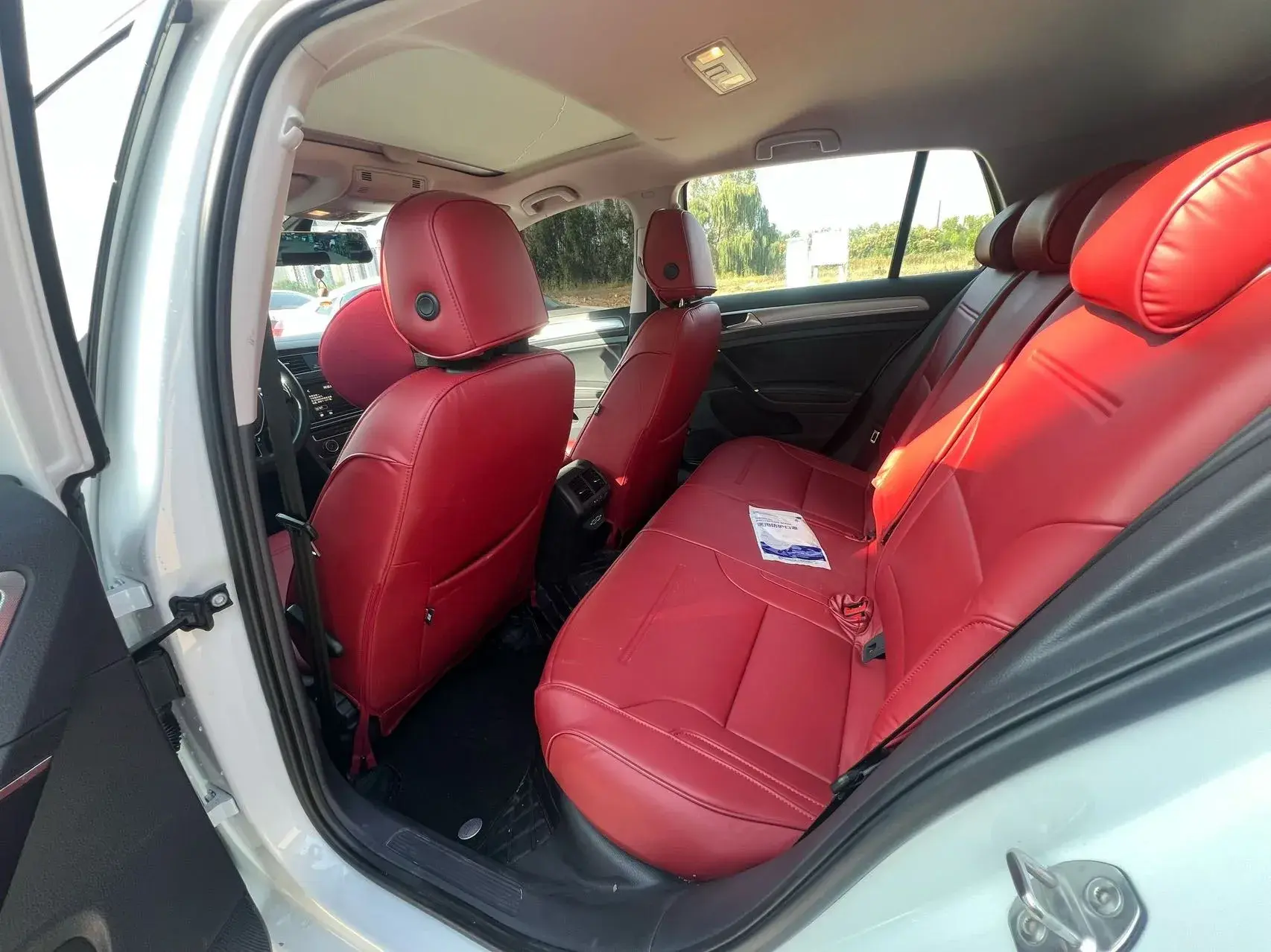 2019 VOLKSWAGEN GOLF thumbnail 4