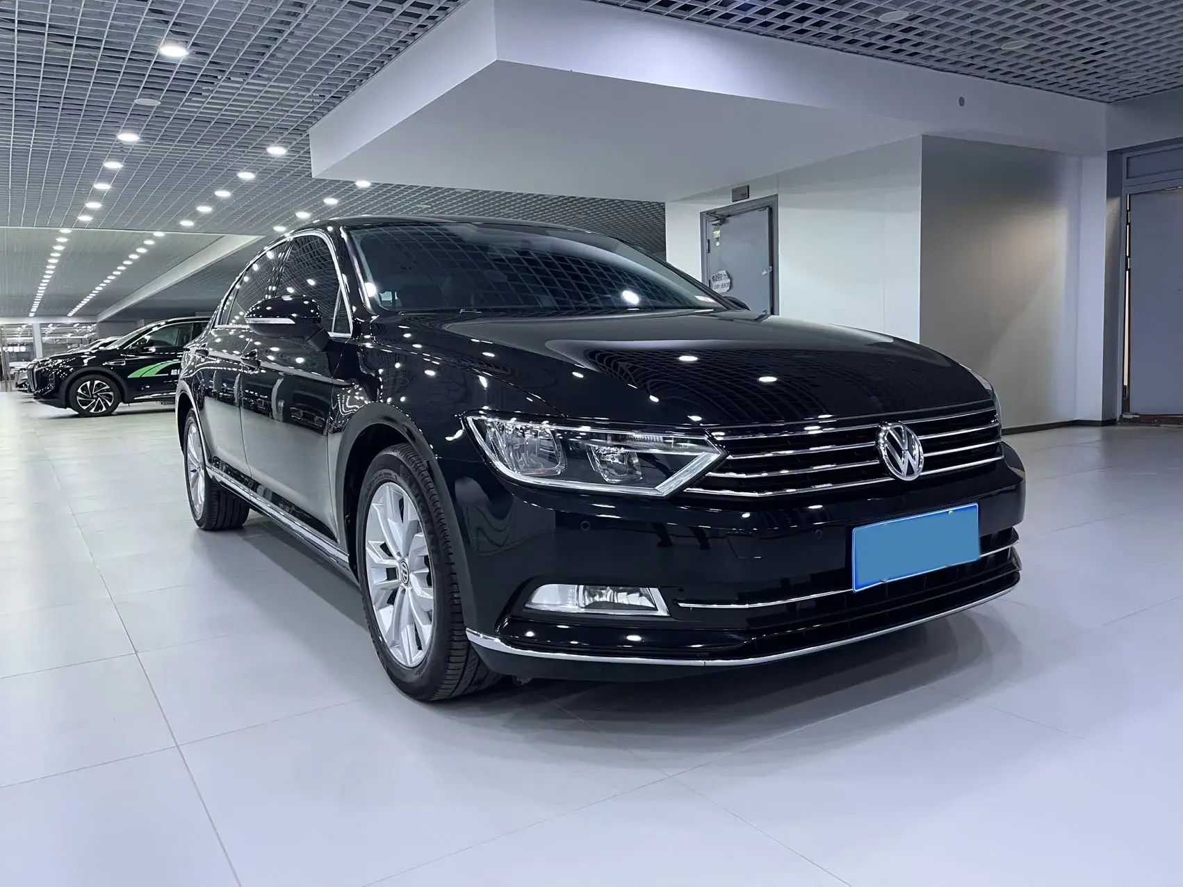 2018 VOLKSWAGEN MAGOTAN thumbnail 3