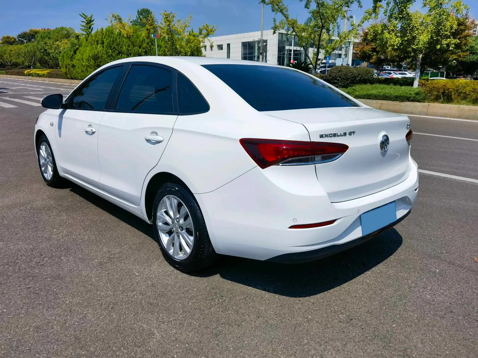 2021 BUICK EXCELLE thumbnail 3