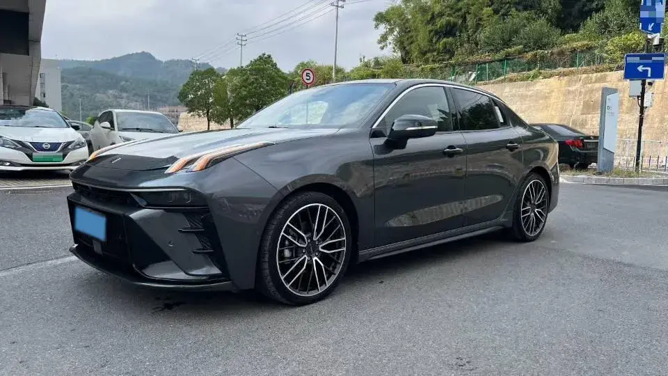 2023 LYNK&CO 03 view 1