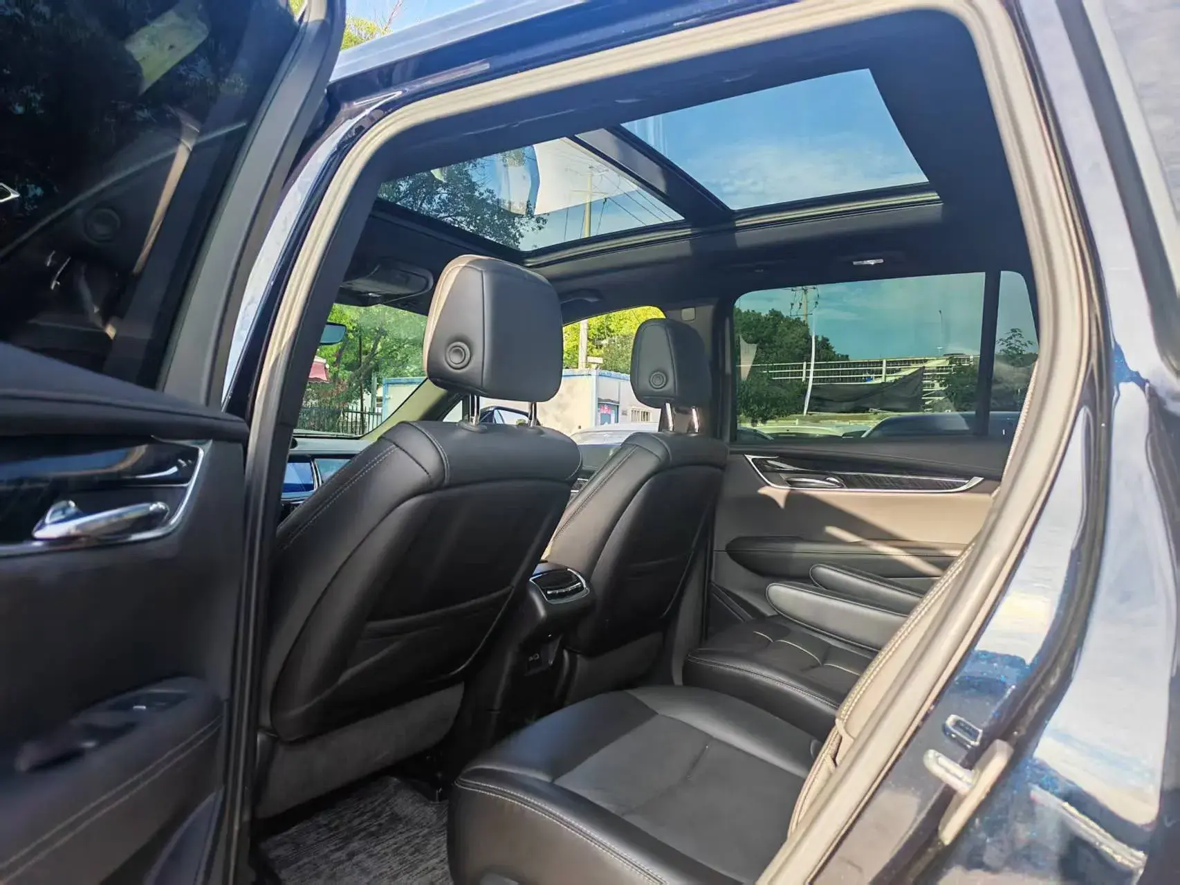 2022 CADILLAC XT6 thumbnail 3