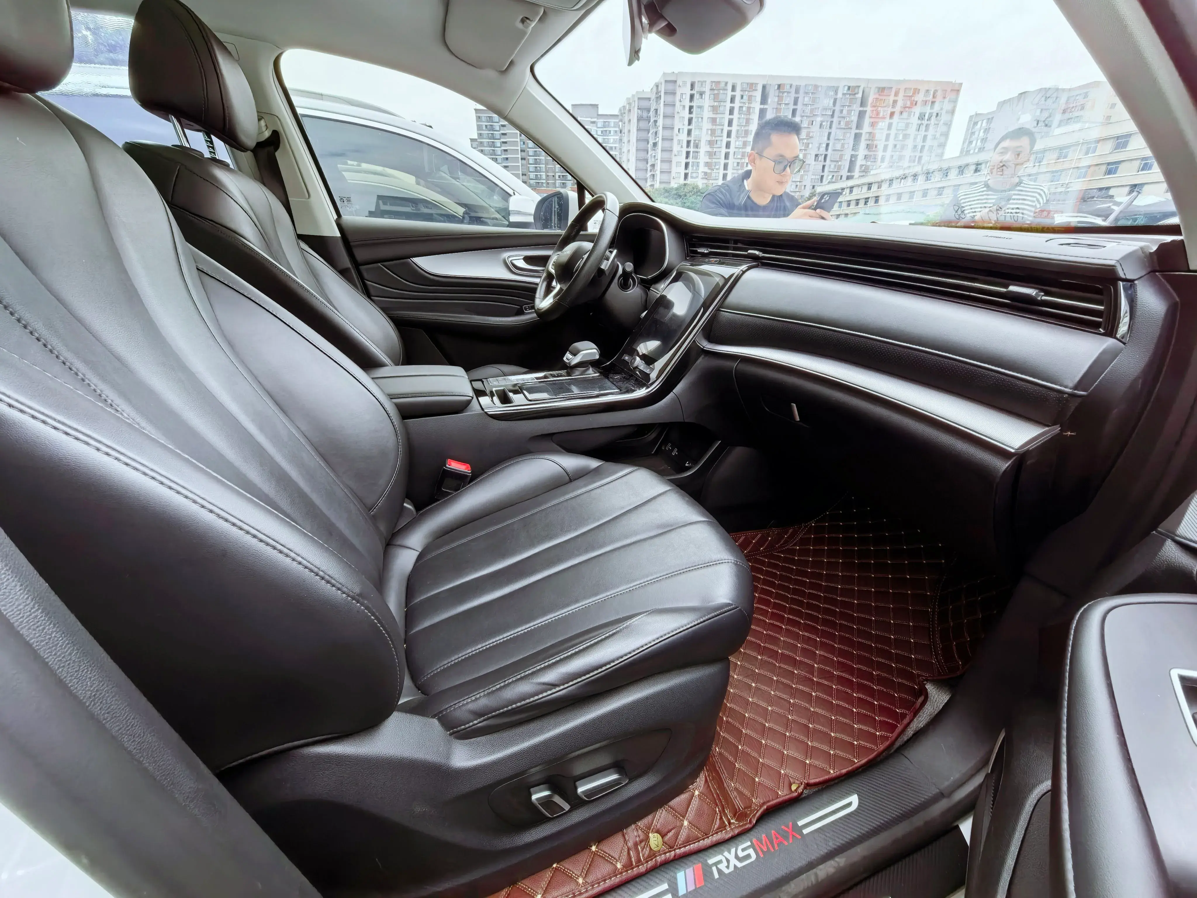 2020 ROEWE I6 thumbnail 4