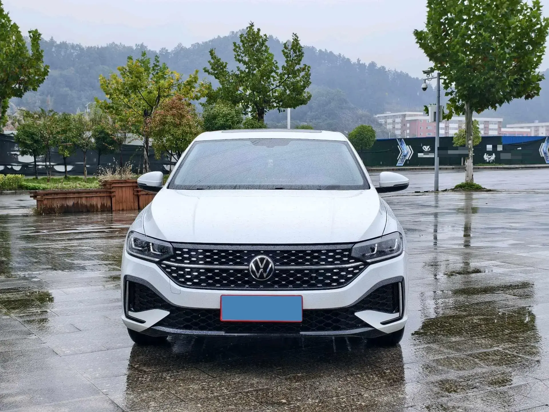 2023 VOLKSWAGEN LAVIDA thumbnail 2