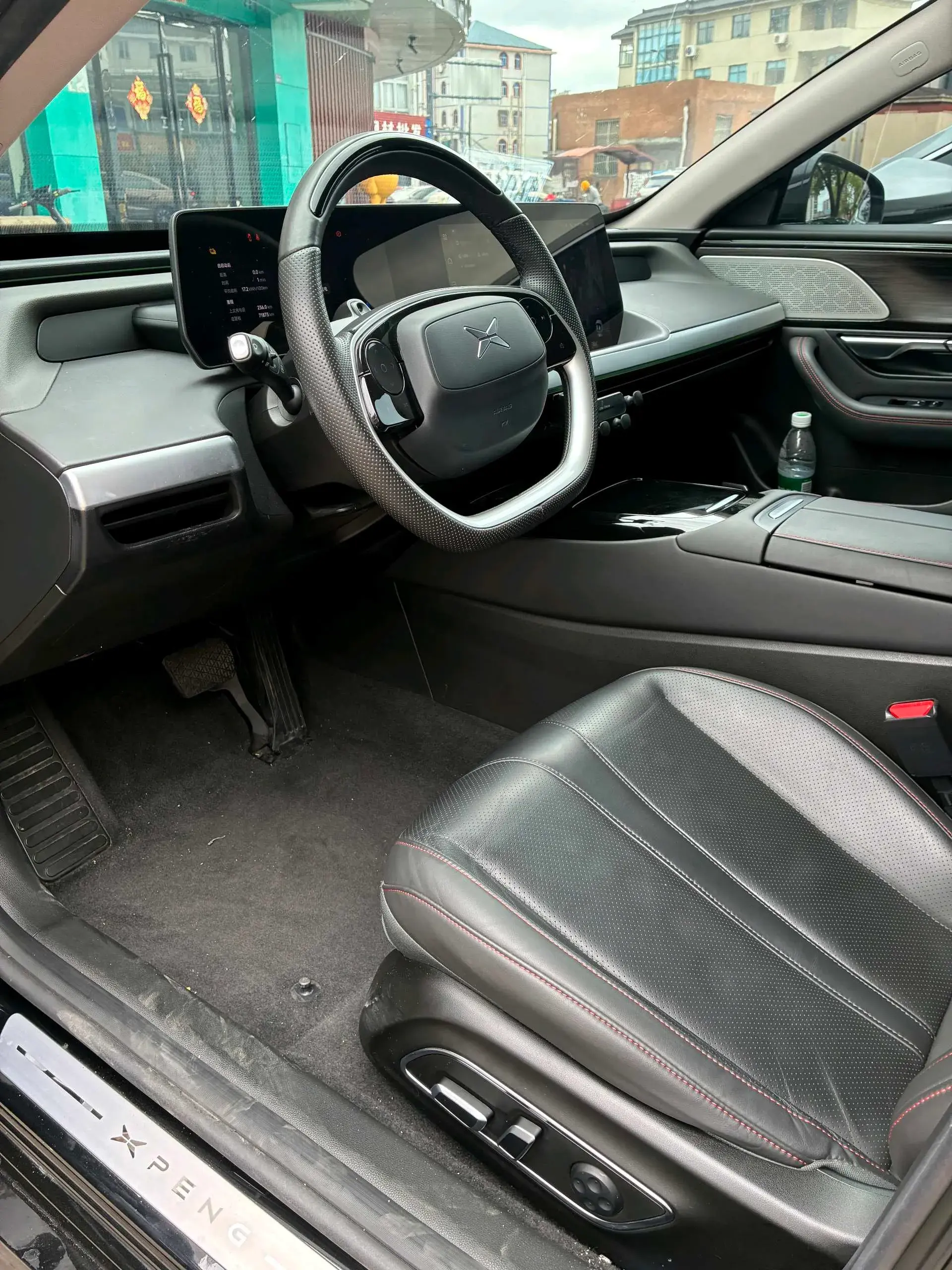 2022 XPENG P7 thumbnail 4