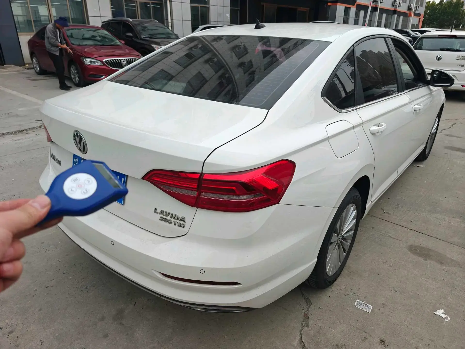 2018 VOLKSWAGEN LAVIDA thumbnail 2