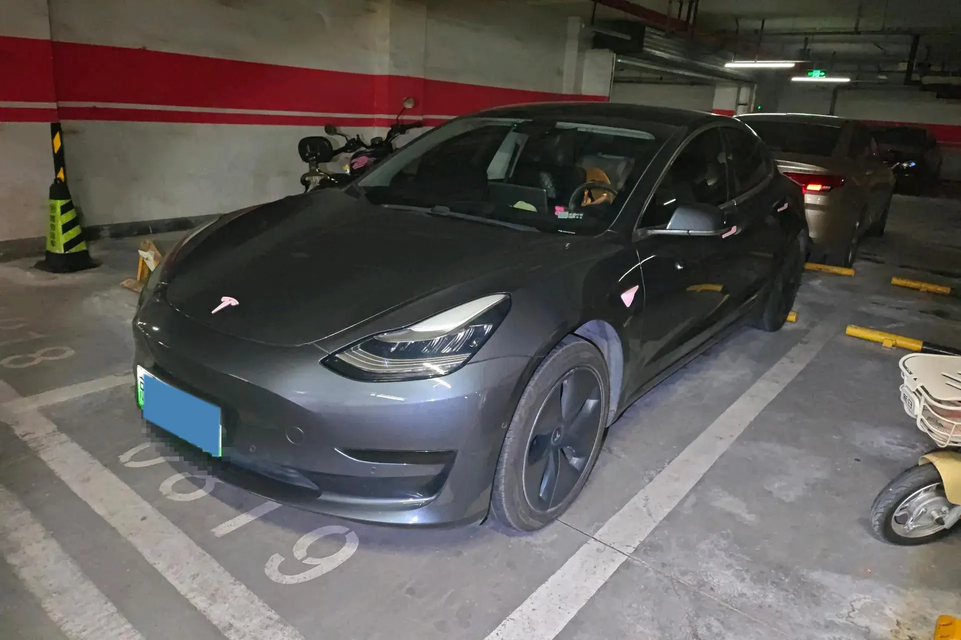 2019 TESLA MODEL view 1