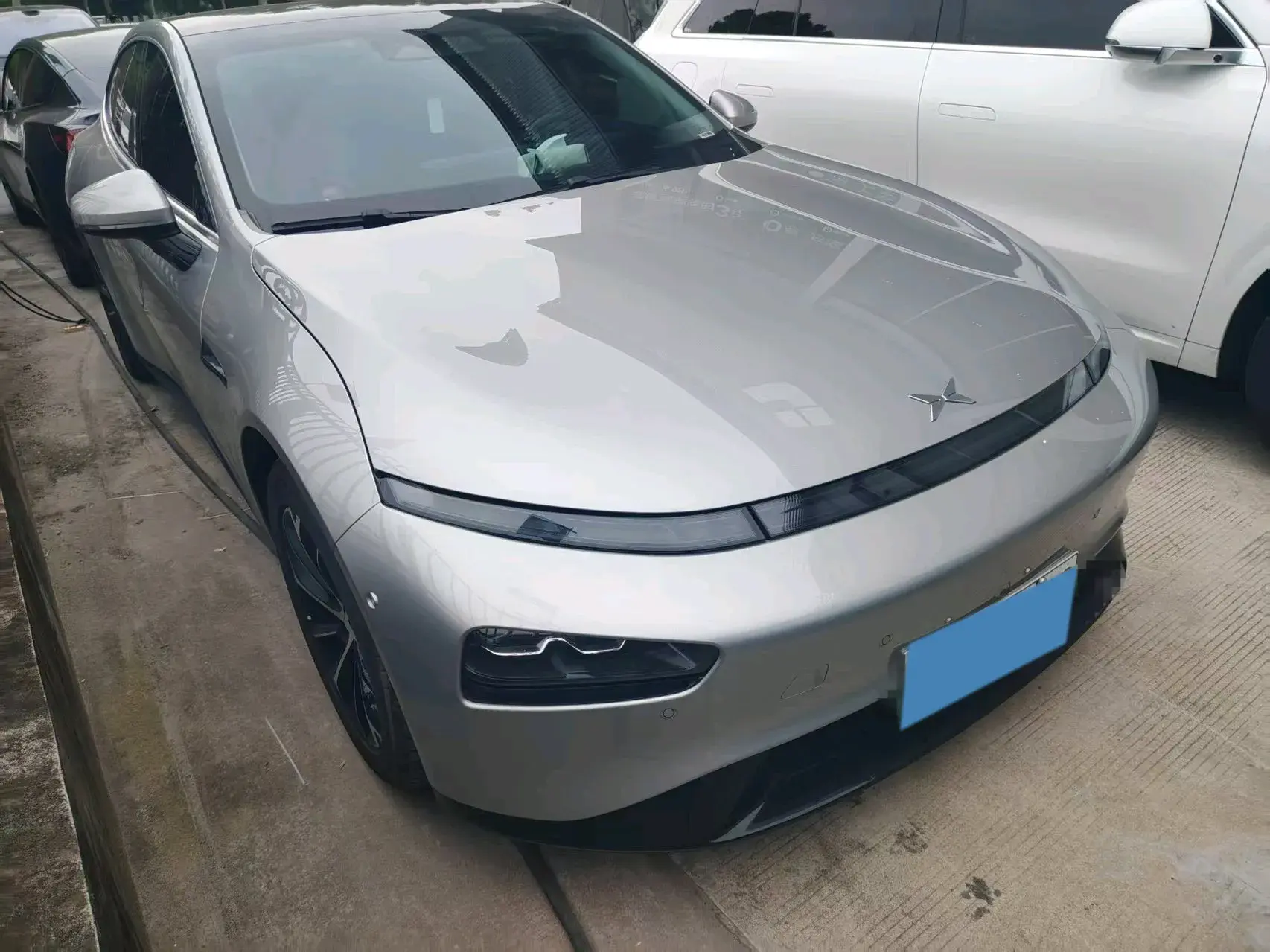 2023 XPENG P7 thumbnail 2