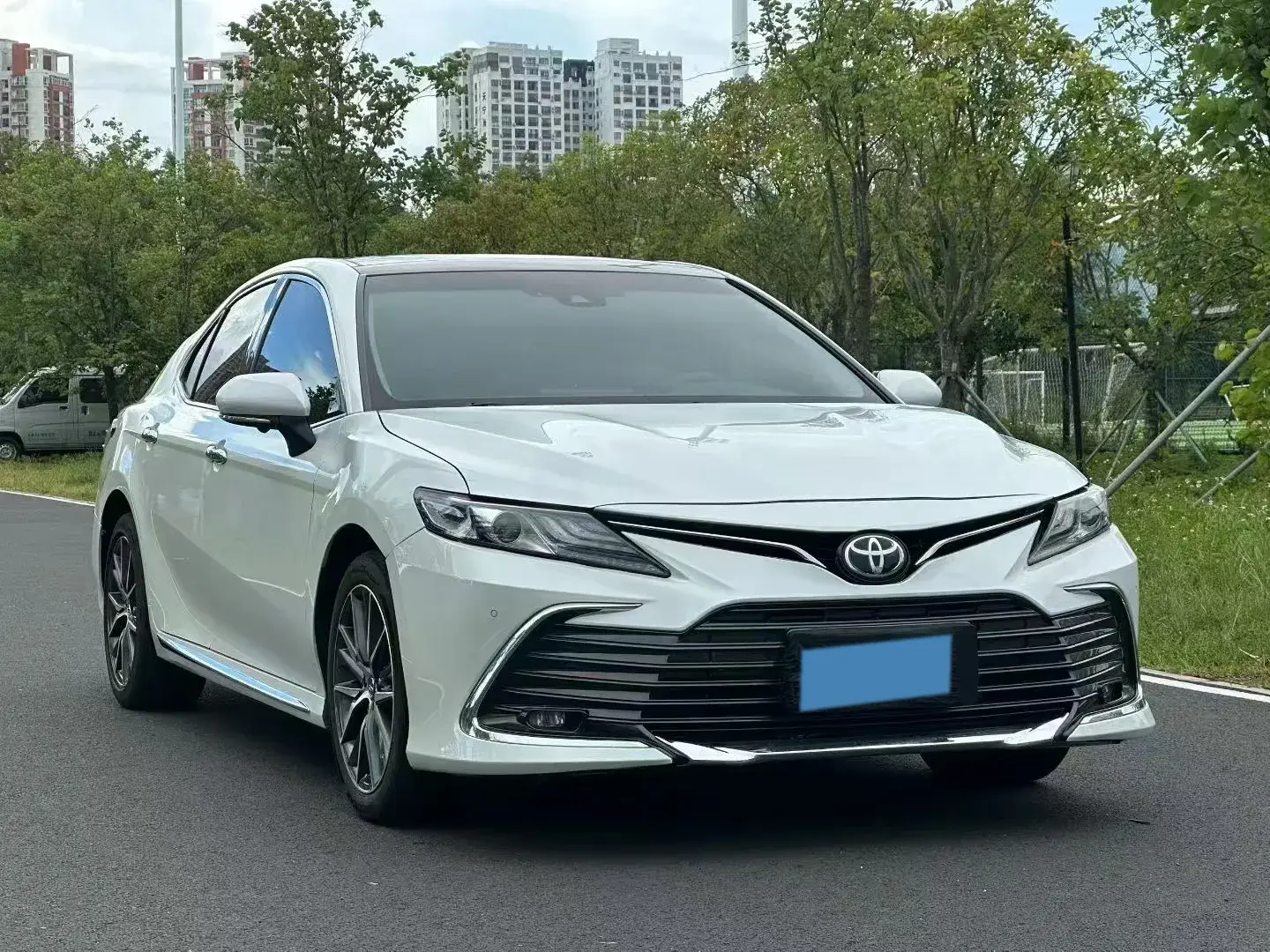 2023 TOYOTA CAMRY thumbnail 3