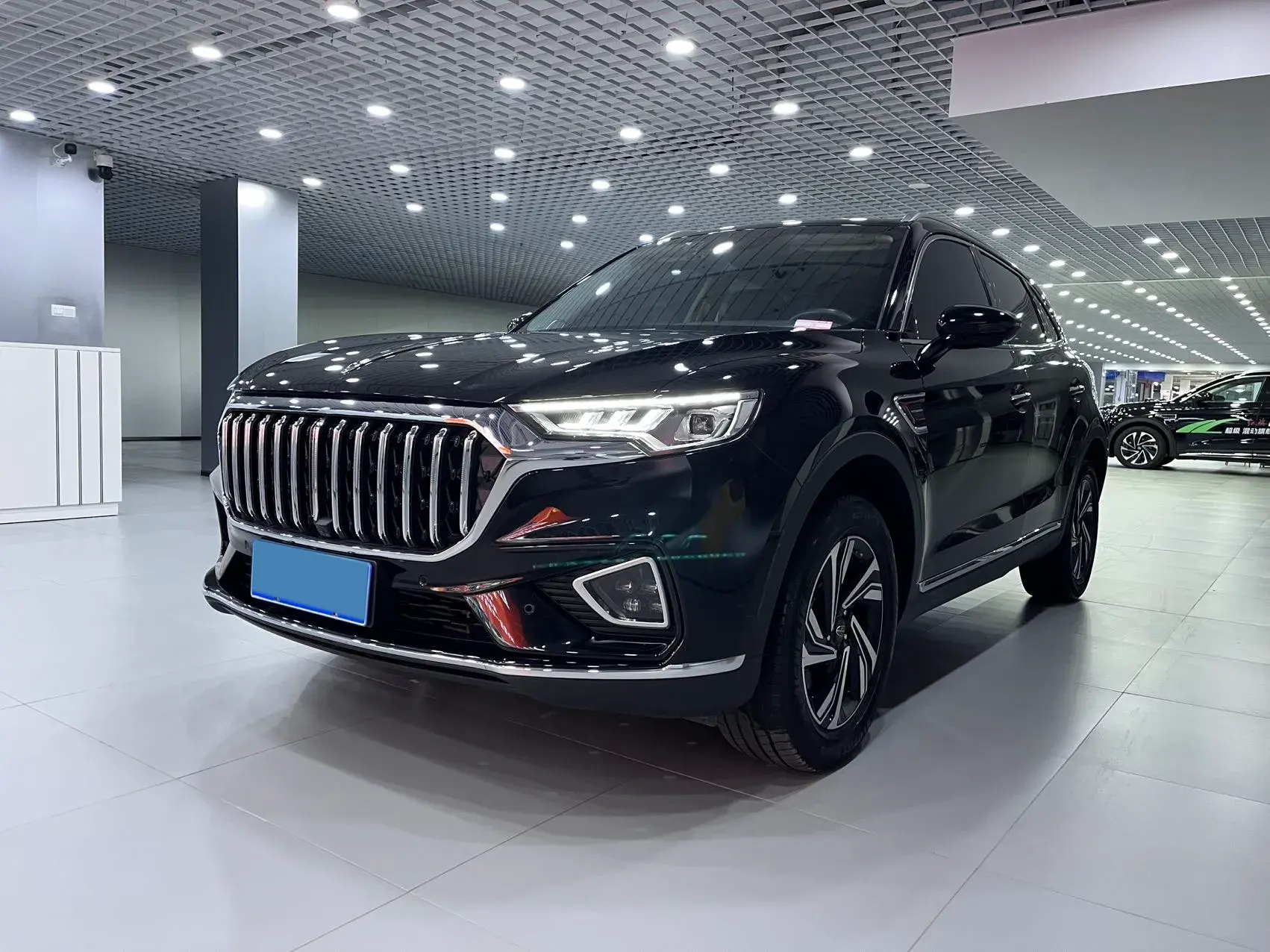 2022 HONGQI HS5 view 1