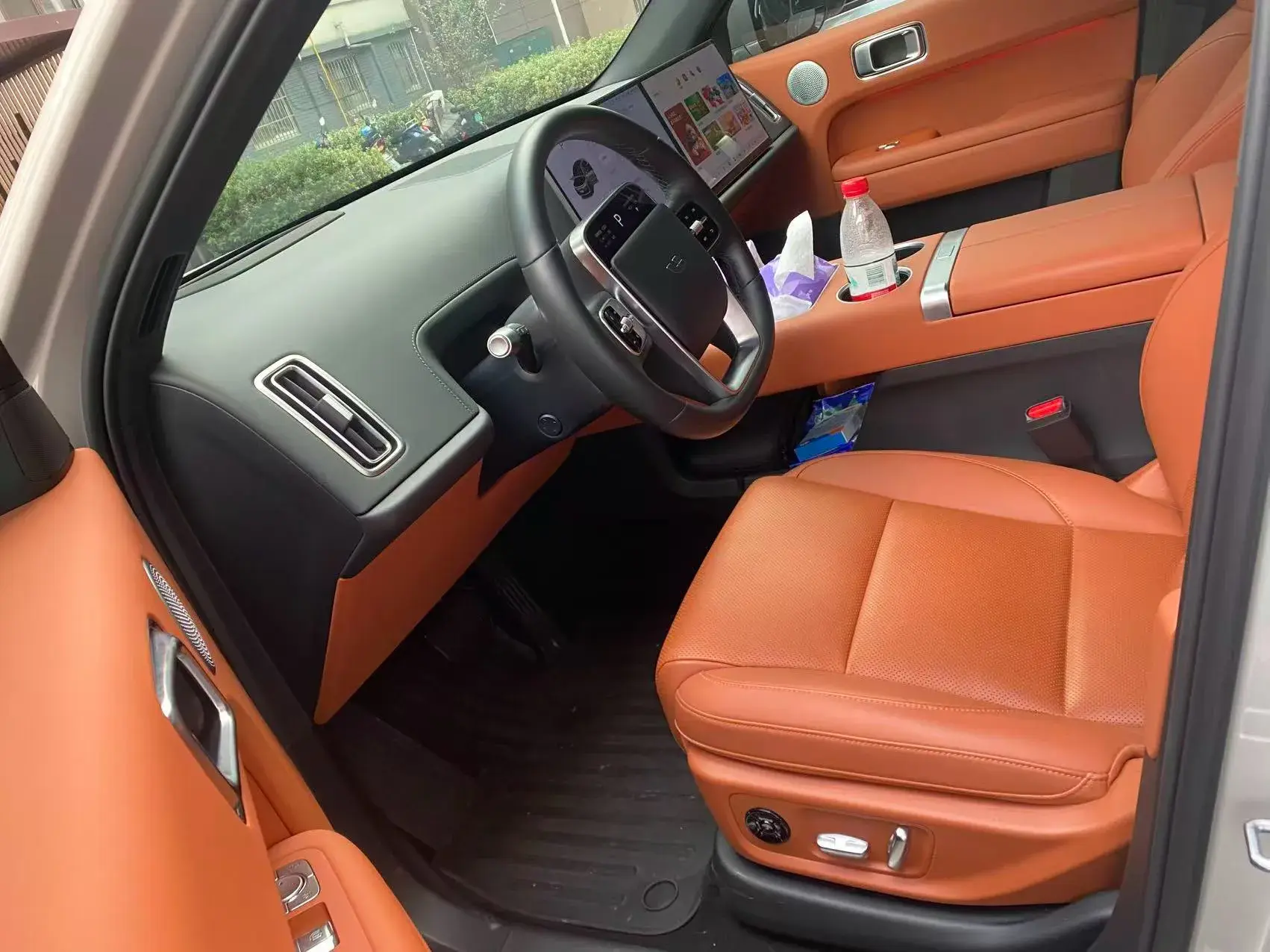 2024 LI L6 thumbnail 3