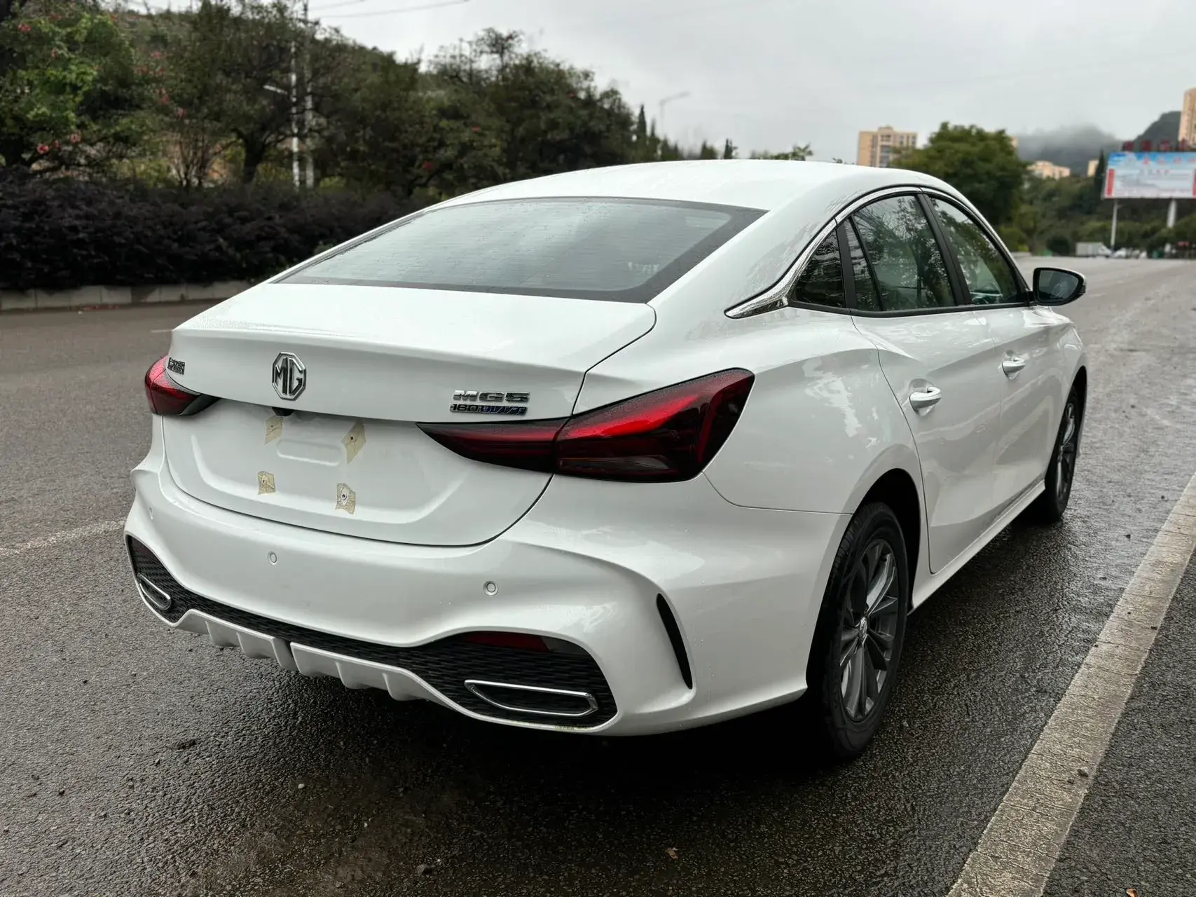 2025 MG 5 thumbnail 4