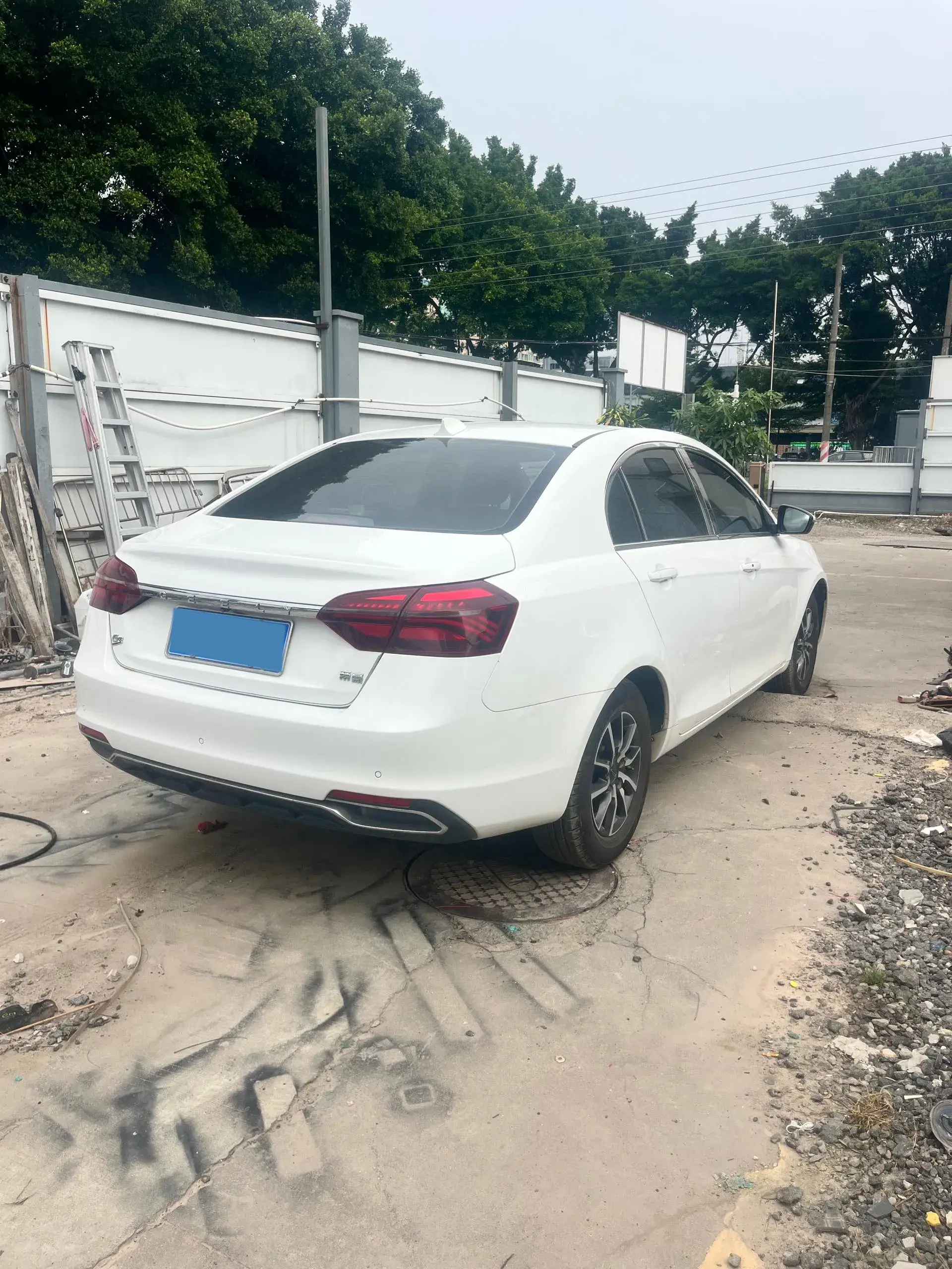 2019 GEELY EMGRAND thumbnail 4
