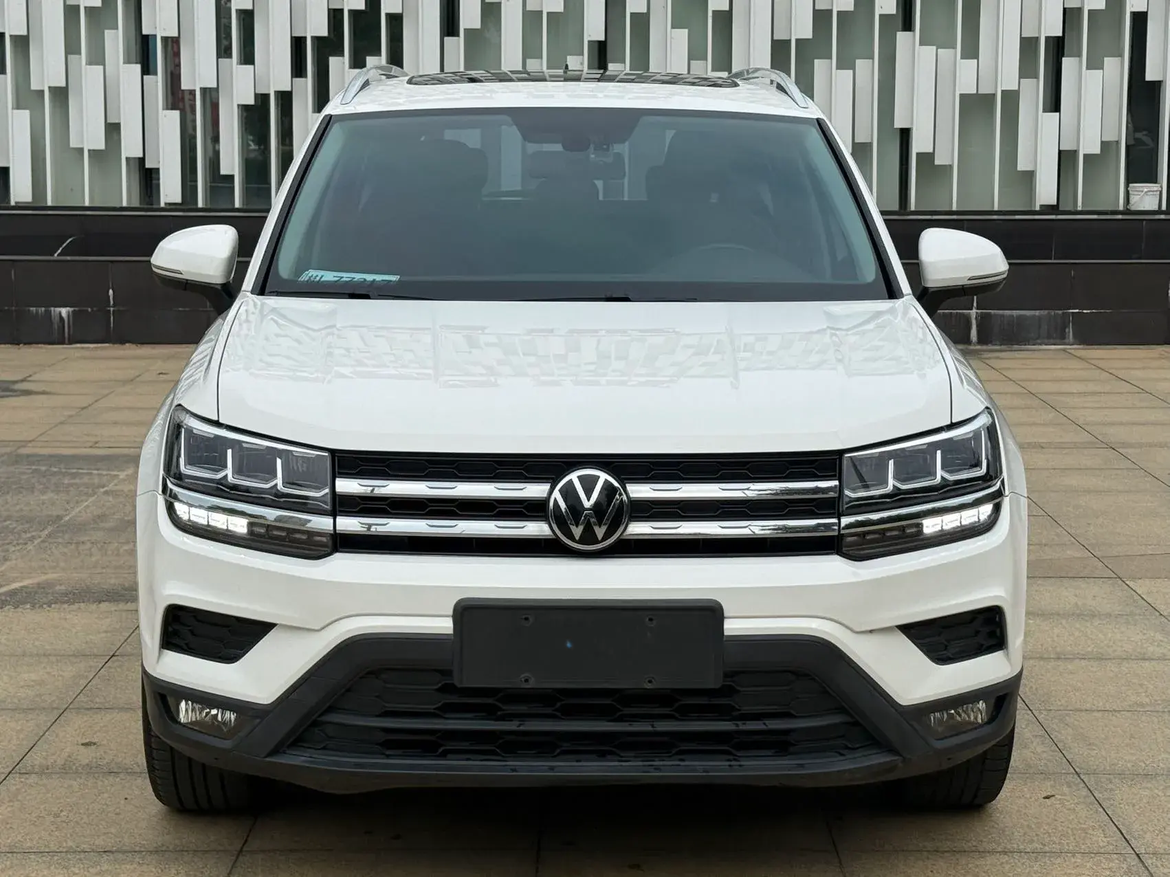 2021 VOLKSWAGEN THARU thumbnail 2