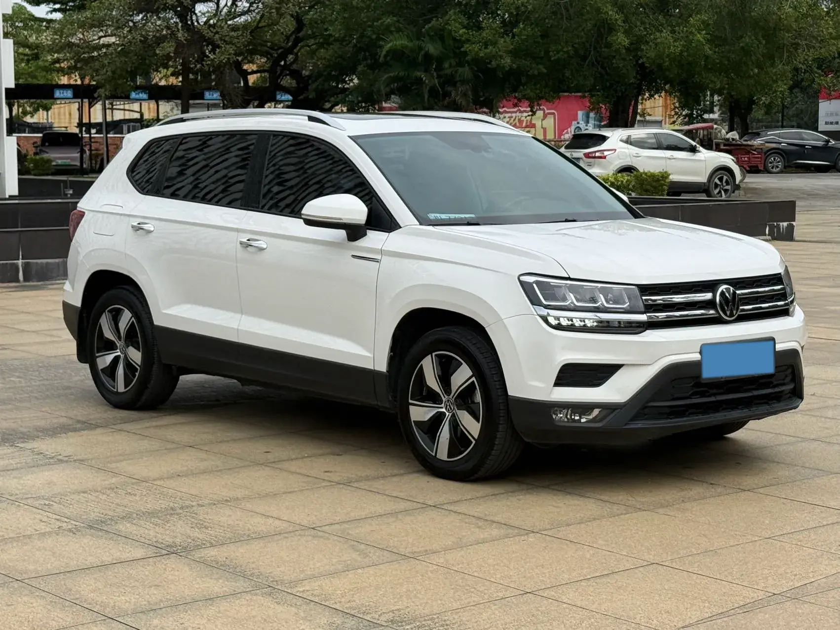 2021 VOLKSWAGEN THARU thumbnail 3