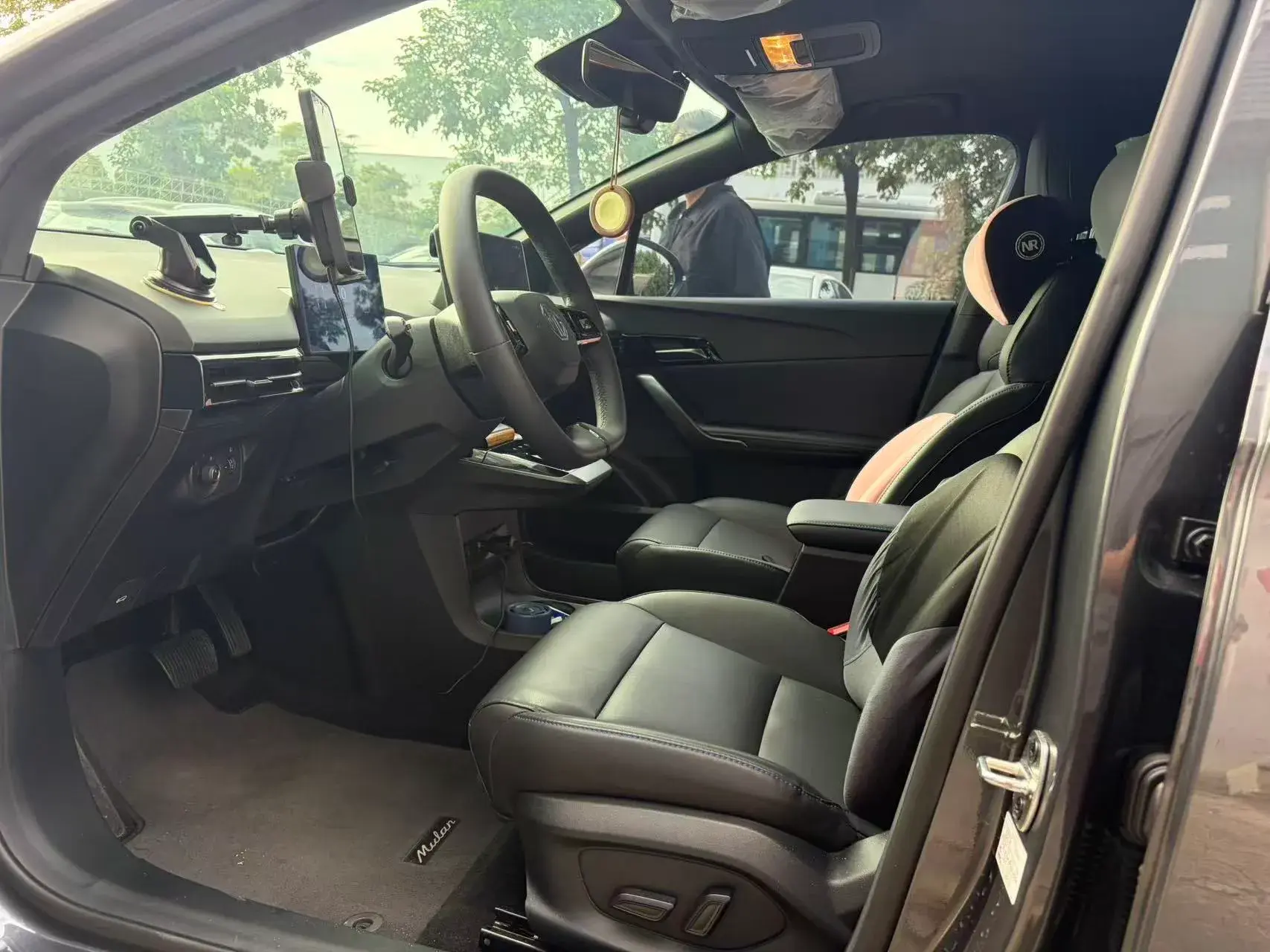 2023 MG MG4 thumbnail 3