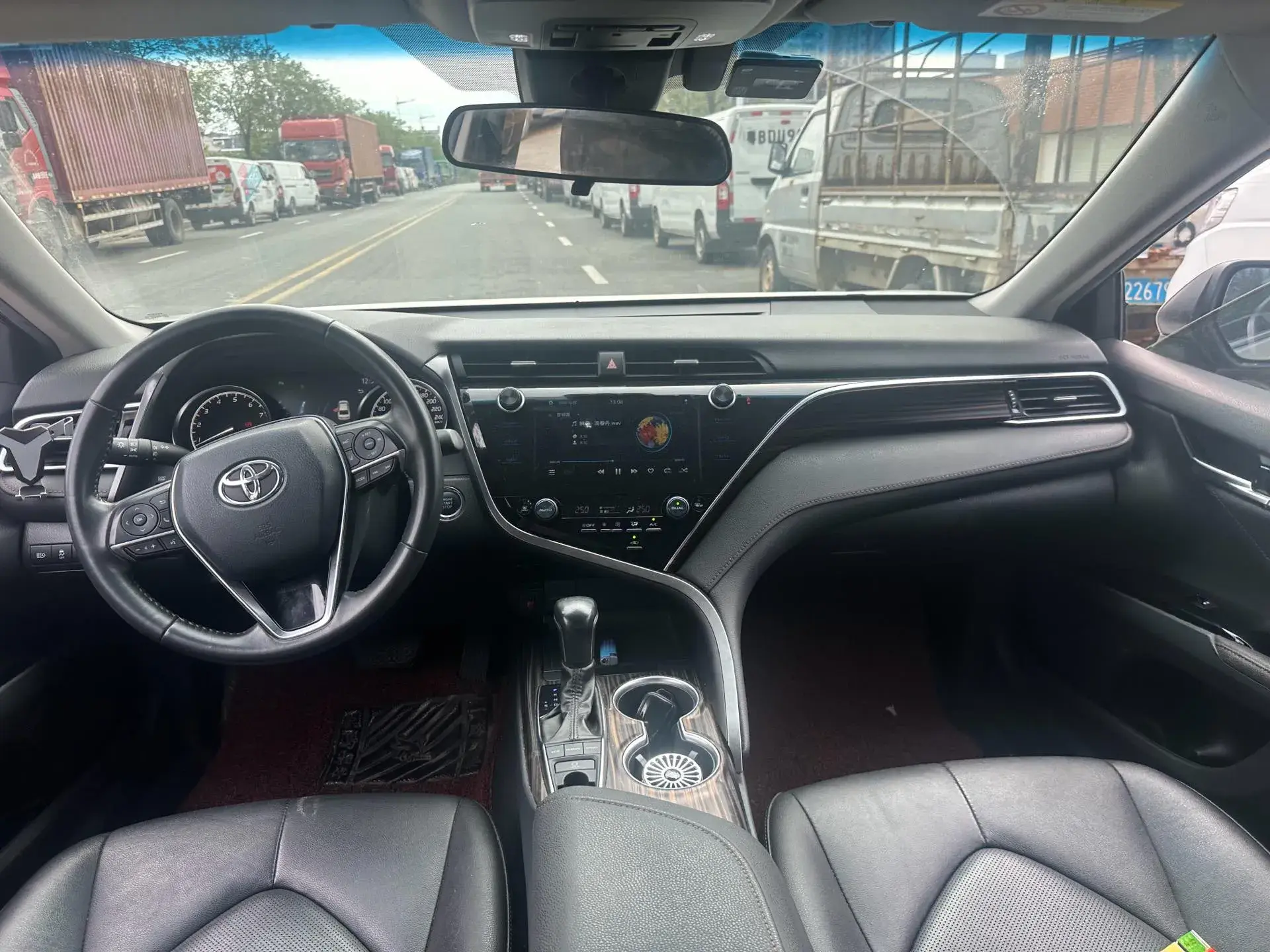 2019 TOYOTA CAMRY thumbnail 3