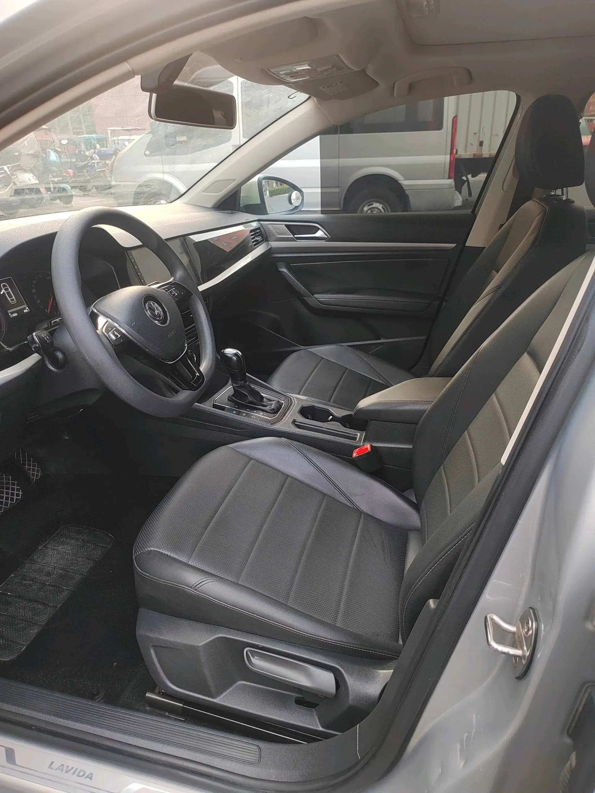 2018 VOLKSWAGEN LAVIDA thumbnail 4