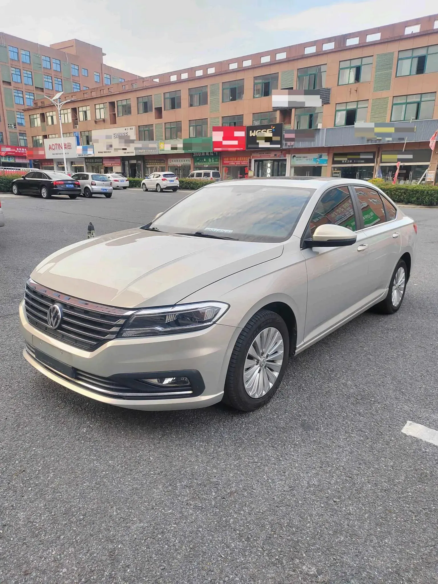2018 VOLKSWAGEN LAVIDA view 1