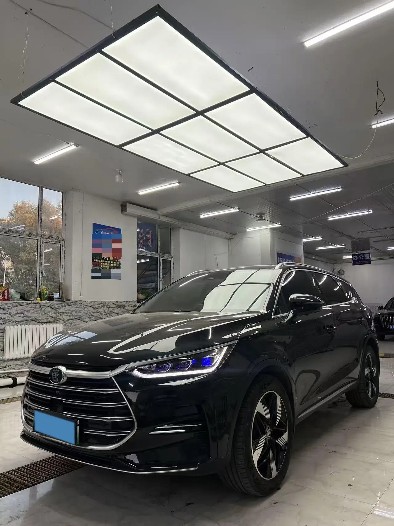 2023 BYD TANG view 1