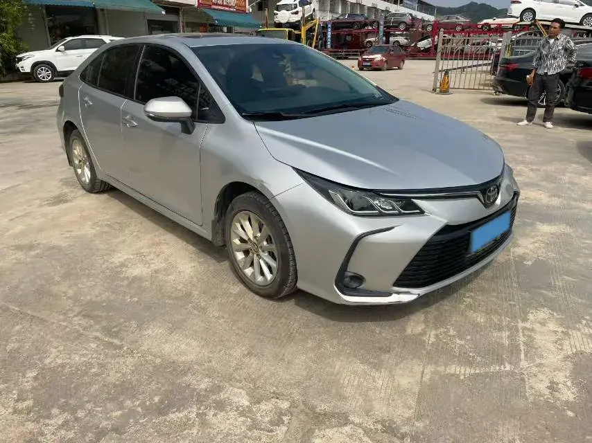 2019 TOYOTA COROLLA thumbnail 2