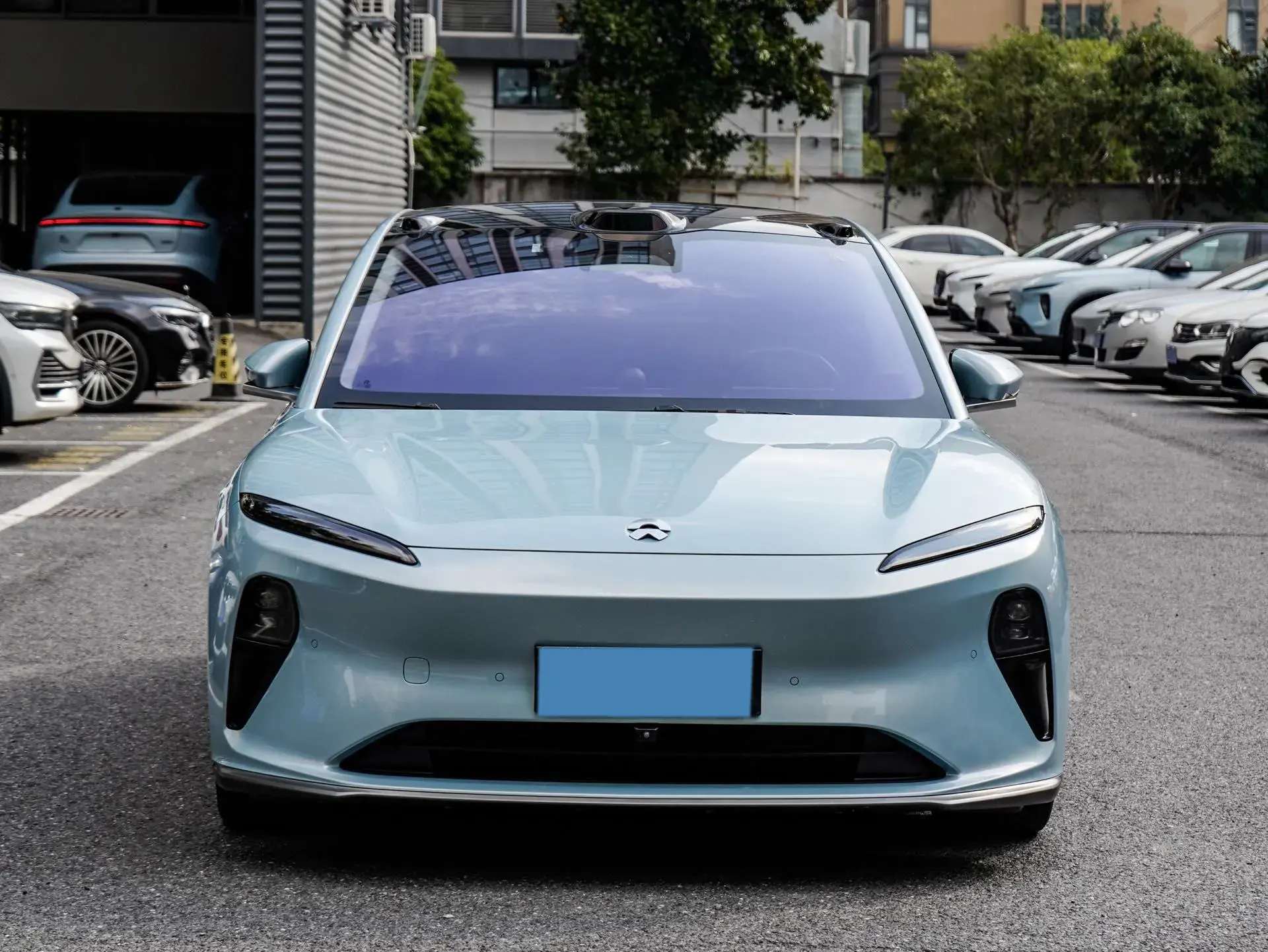 2022 NIO ET5 thumbnail 2
