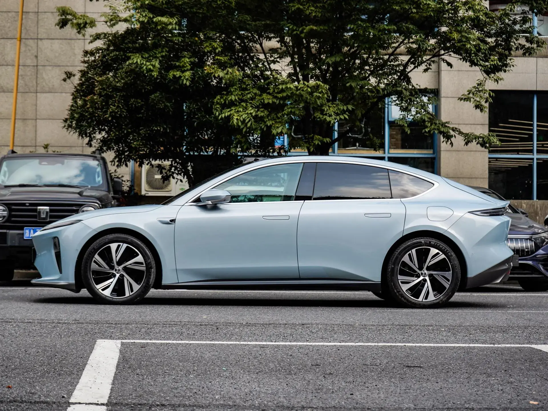 2022 NIO ET5 thumbnail 3