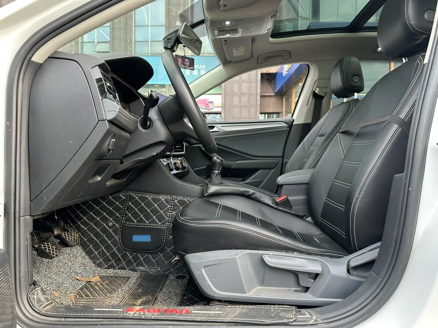 2023 VOLKSWAGEN SAGITAR thumbnail 4