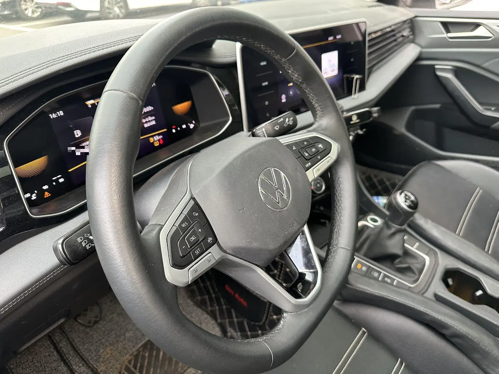 2023 VOLKSWAGEN SAGITAR thumbnail 3