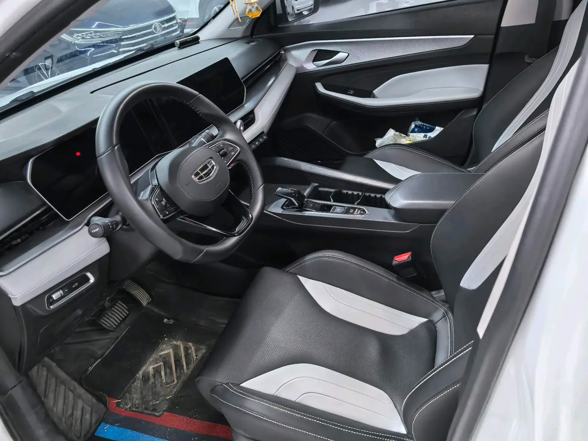 2024 GEELY BINRAY thumbnail 3