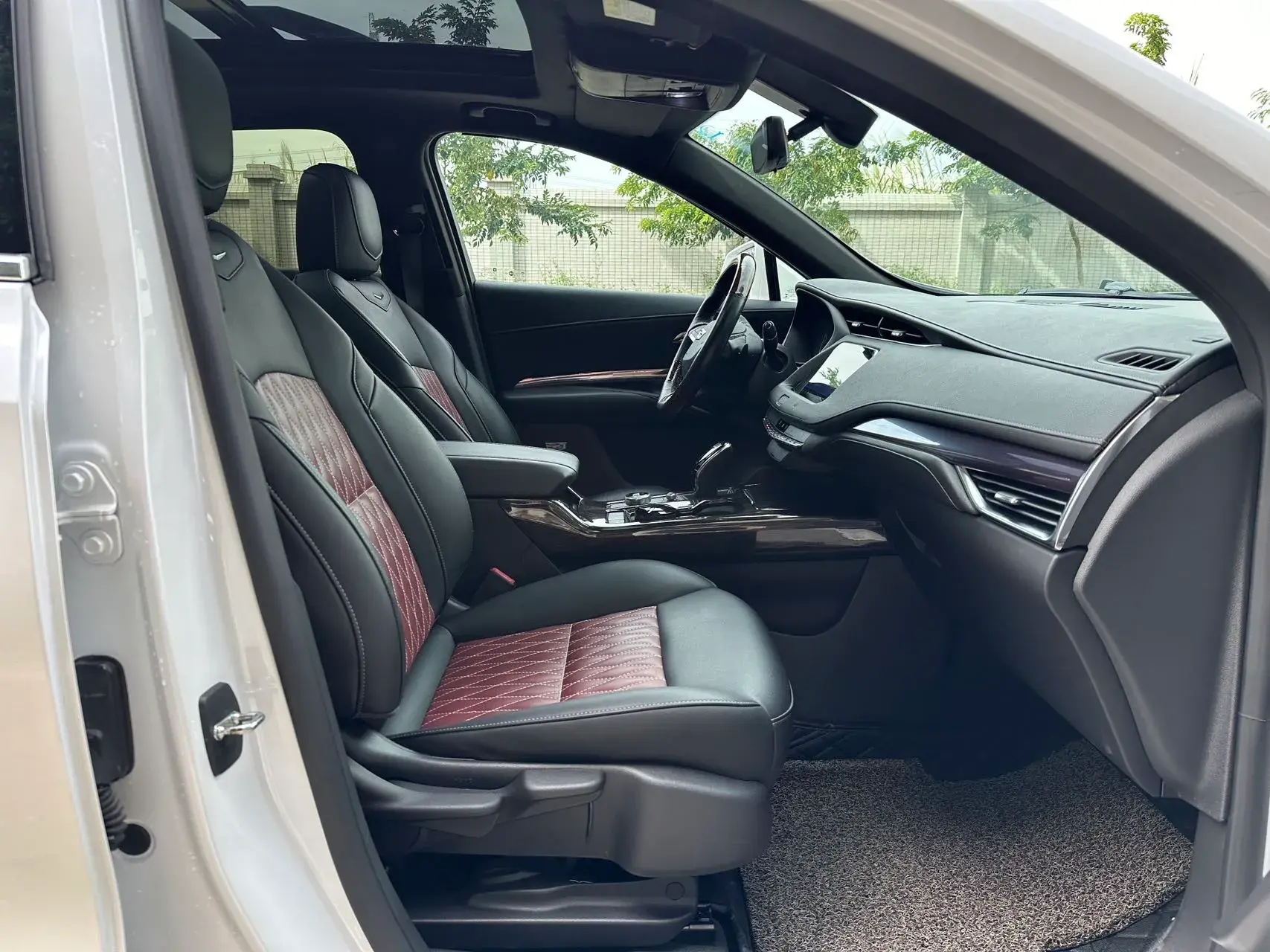 2020 CADILLAC XT4 thumbnail 4